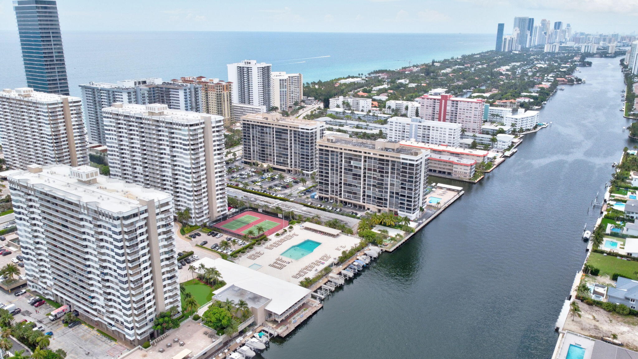 1985 S Ocean Drive 11e