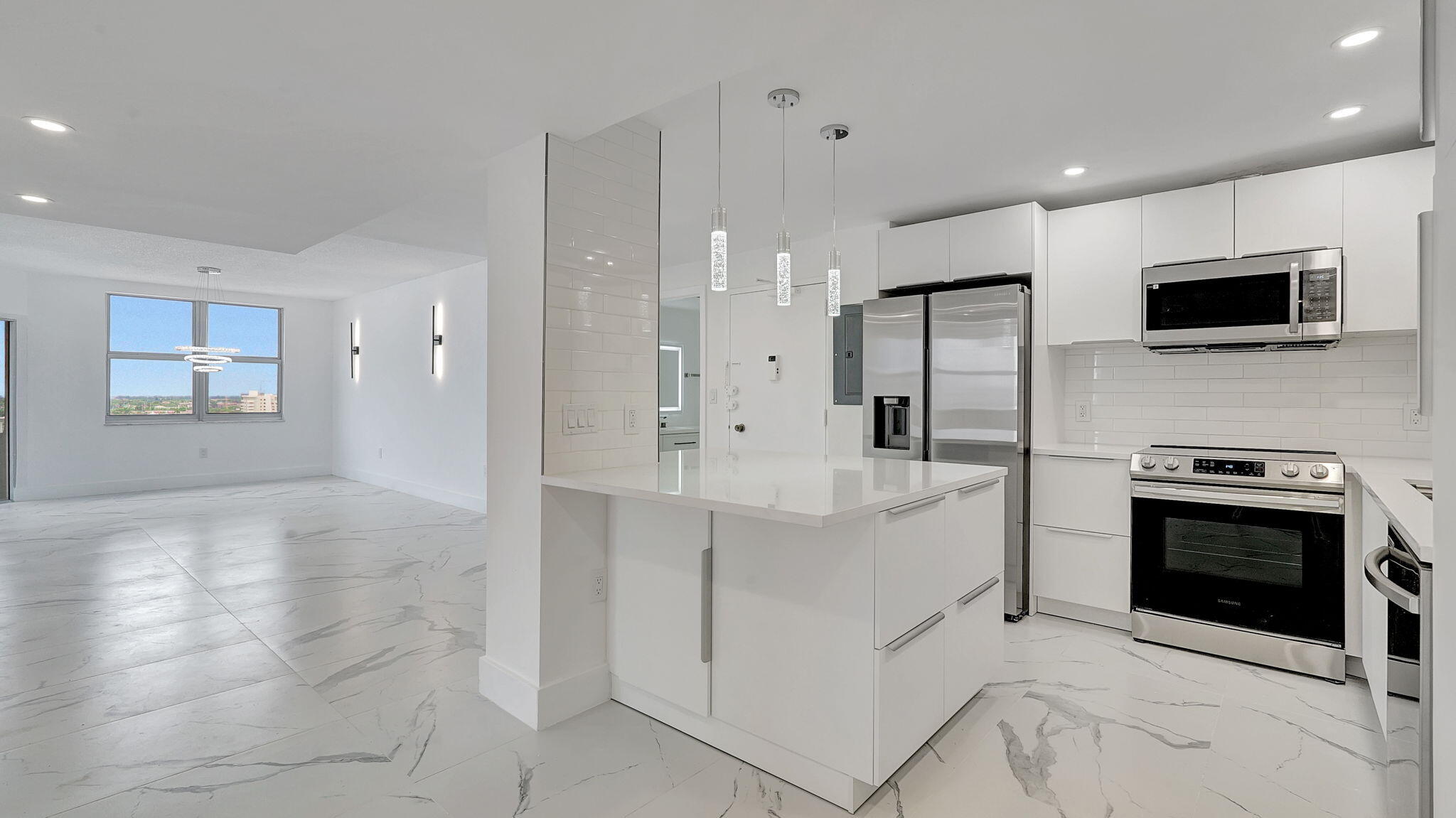 1985 S Ocean Drive 11e