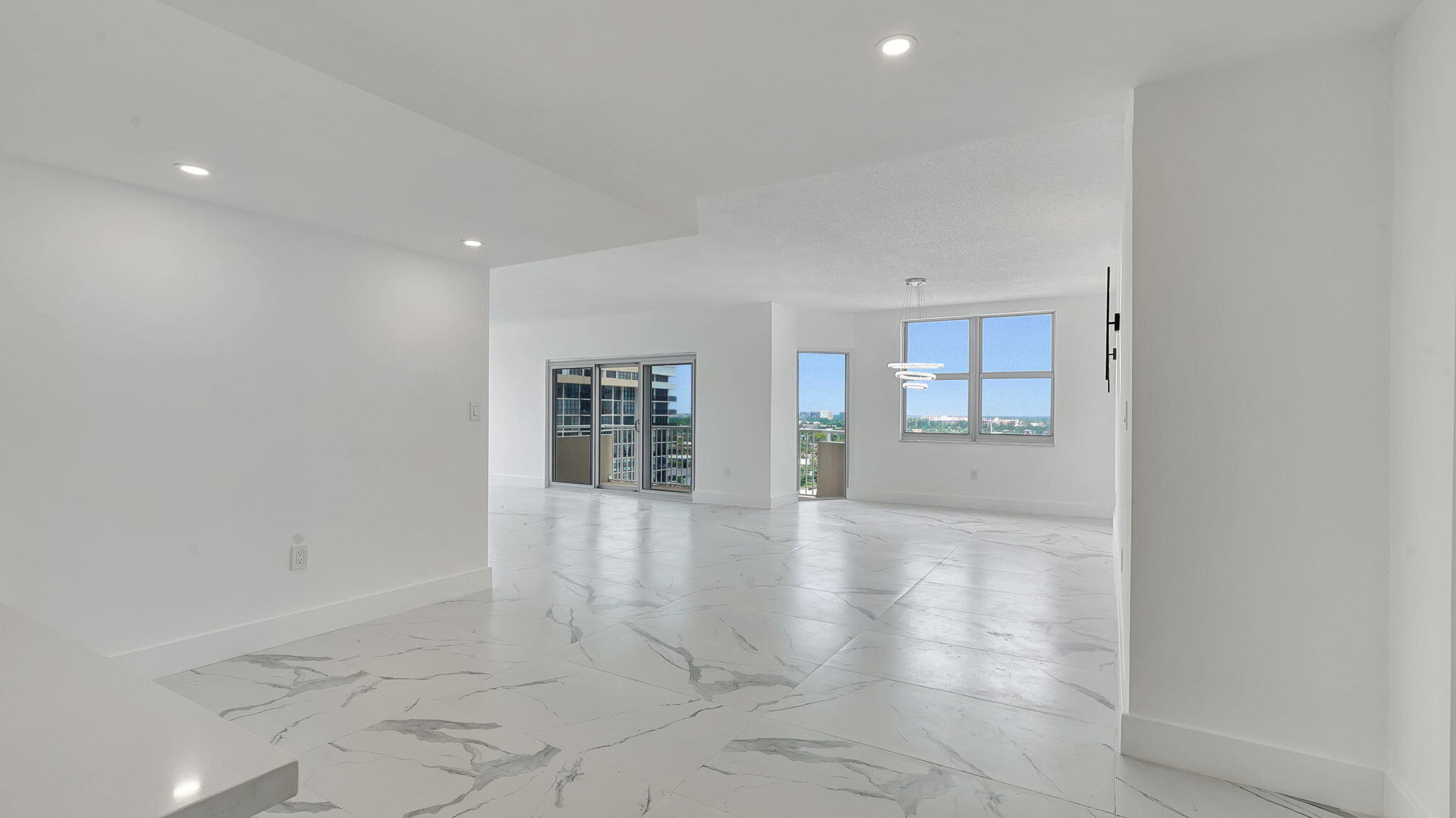 1985 S Ocean Drive 11e