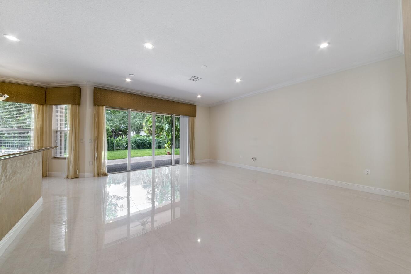 11177 Sunset Ridge Circle