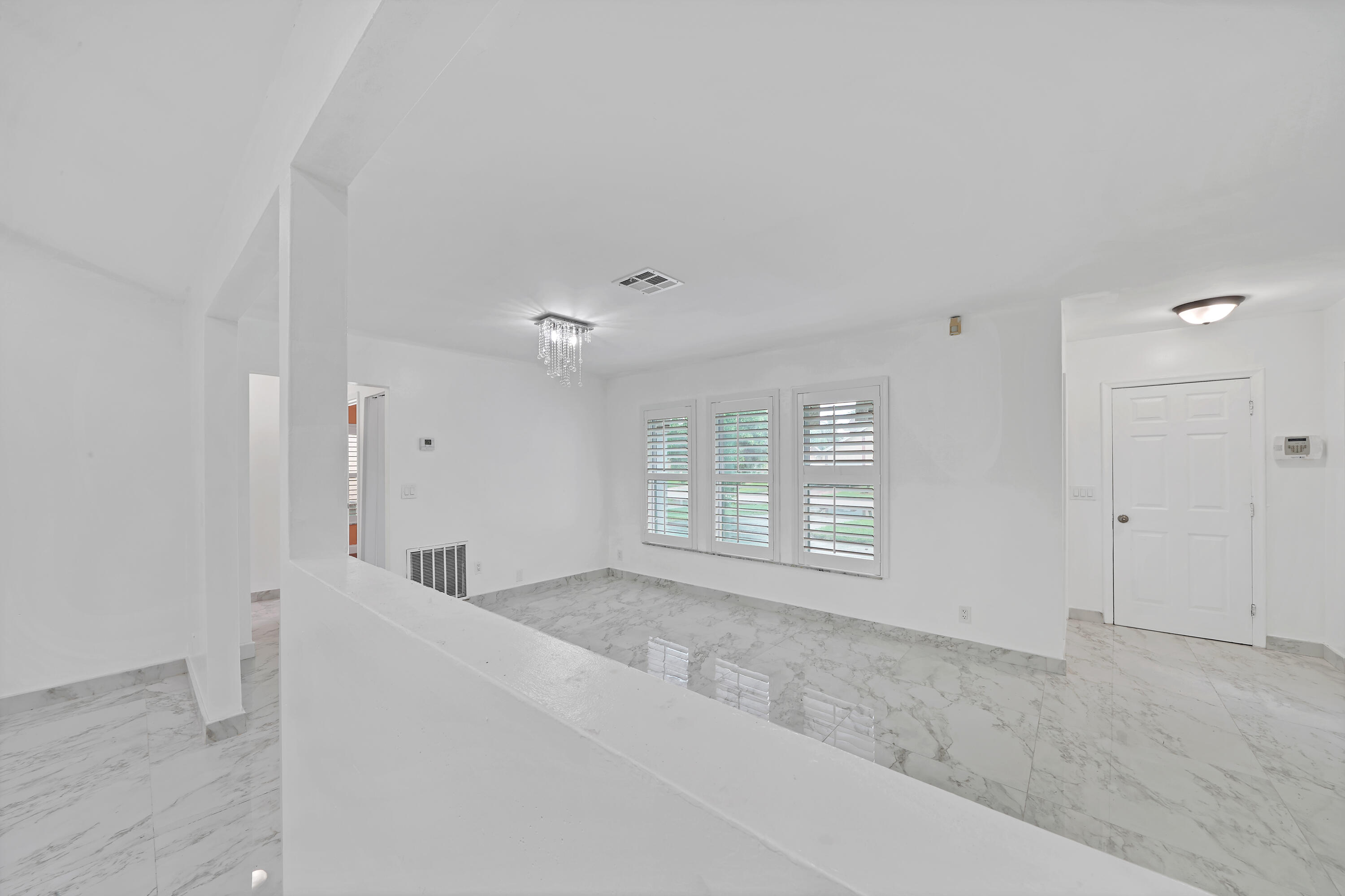724 Avenue Chaumont