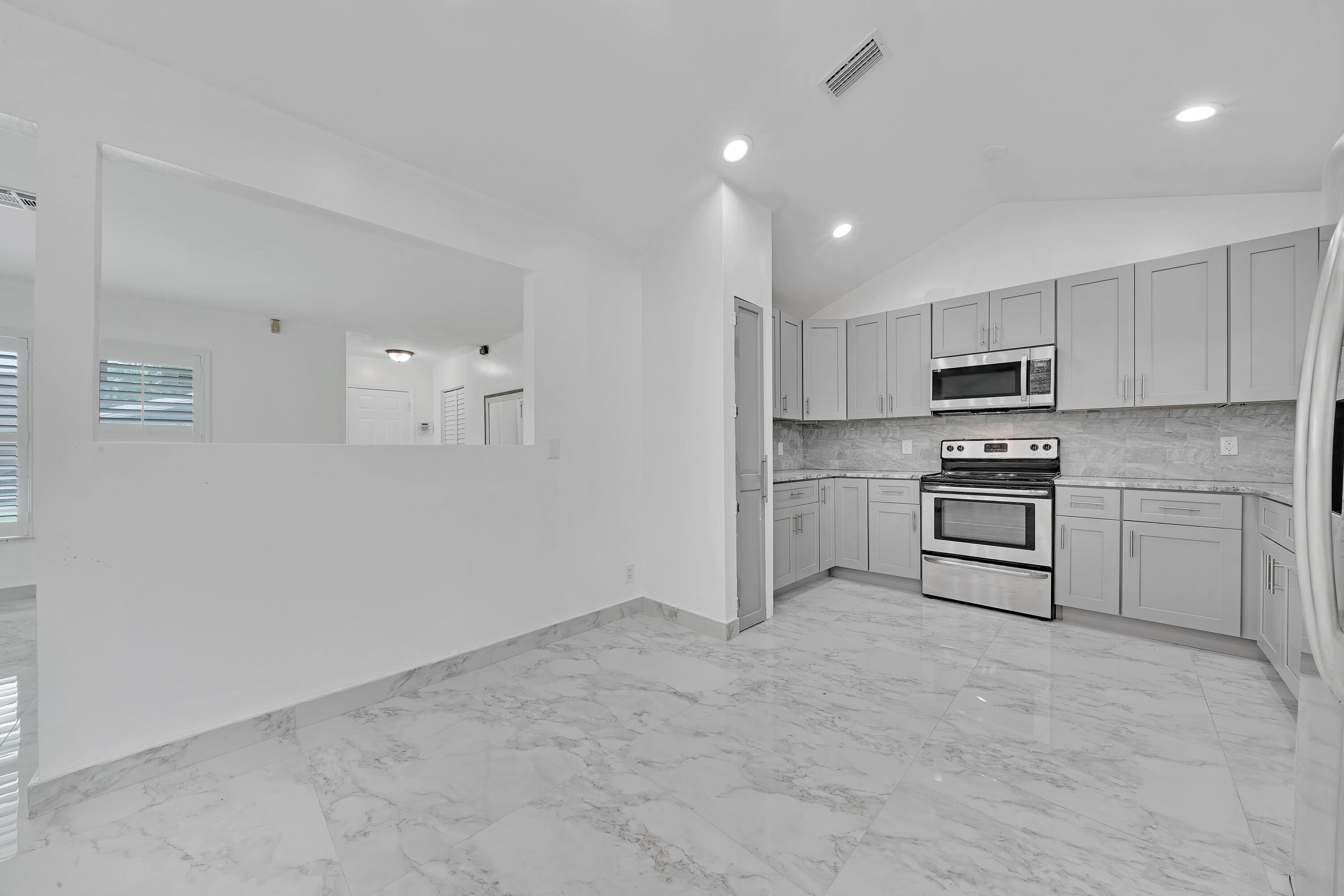 724 Avenue Chaumont
