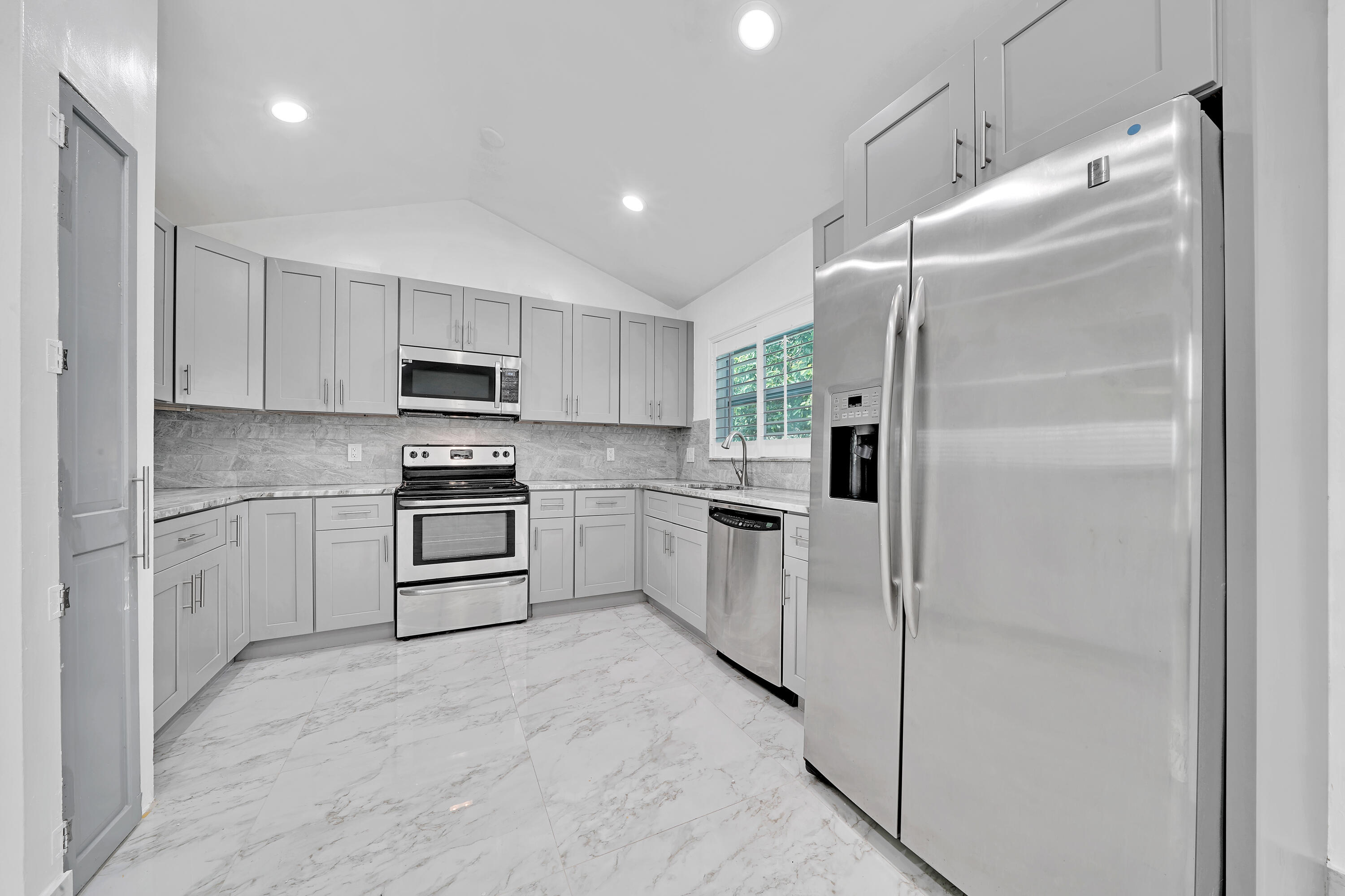724 Avenue Chaumont