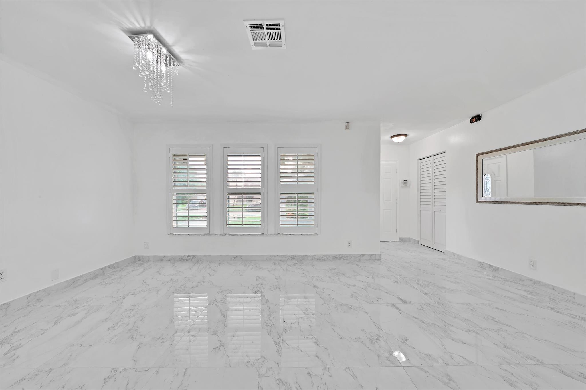 724 Avenue Chaumont
