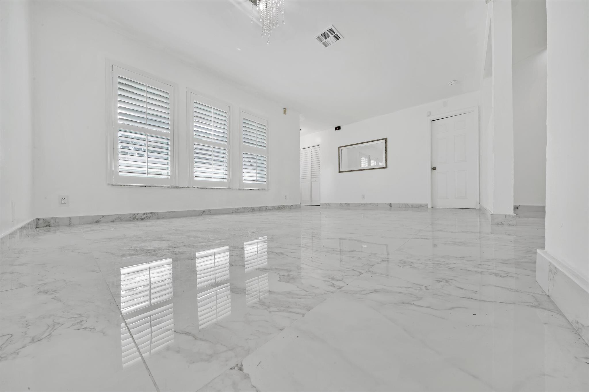 724 Avenue Chaumont