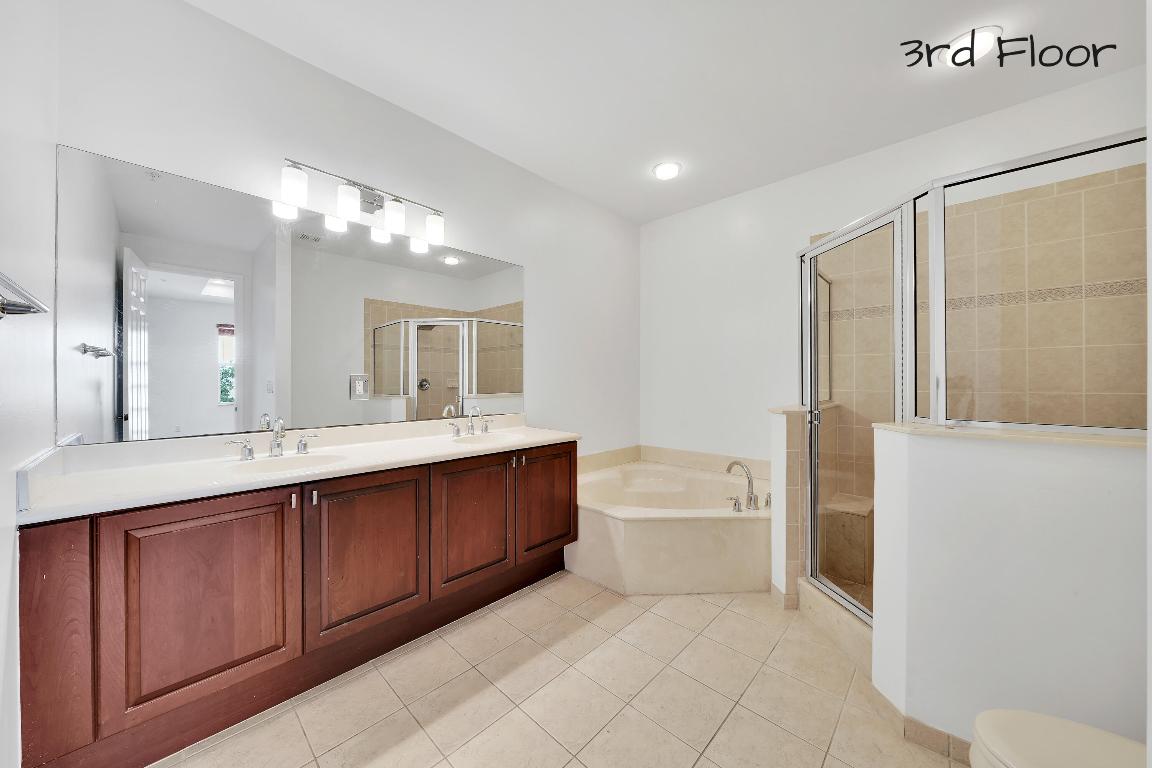 1381 Piazza Delle Pallottole