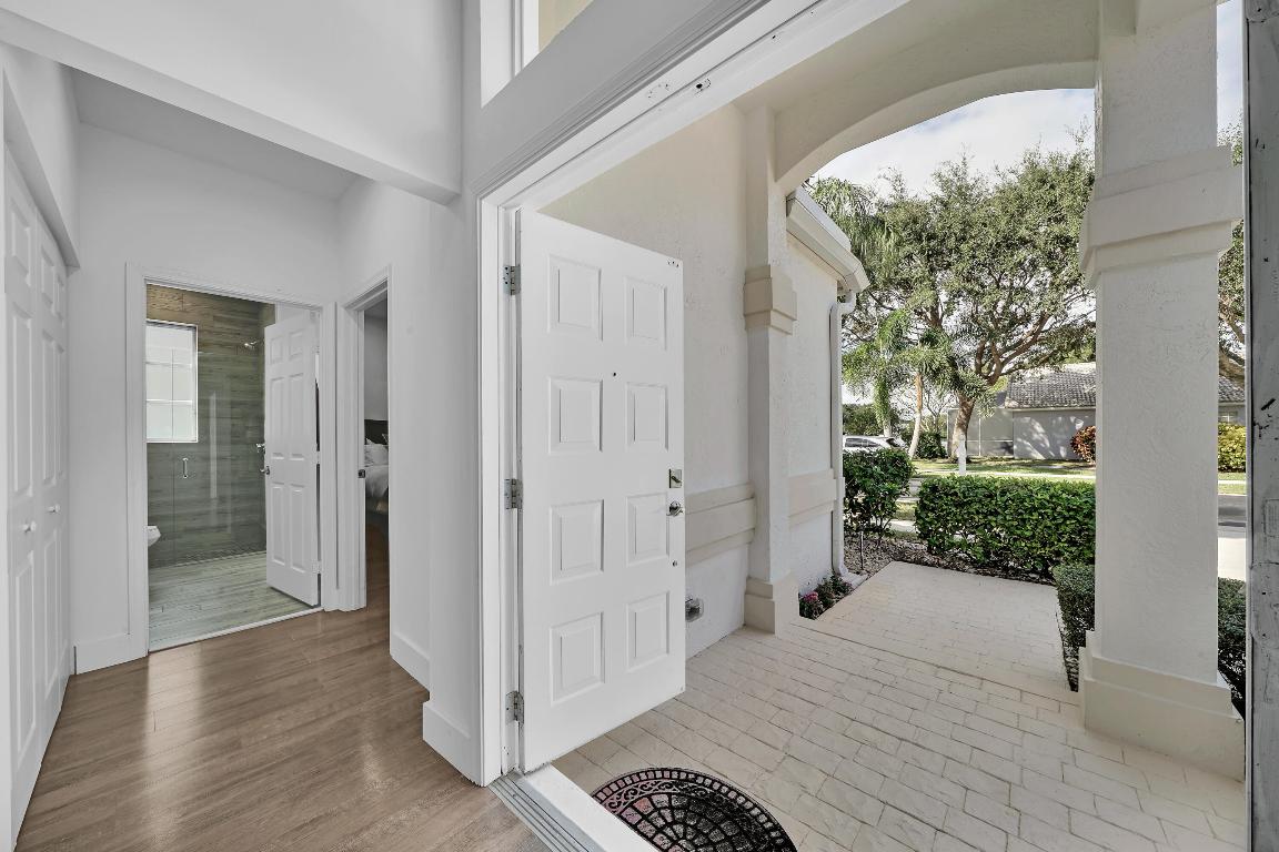 9846 Arbor View Drive S