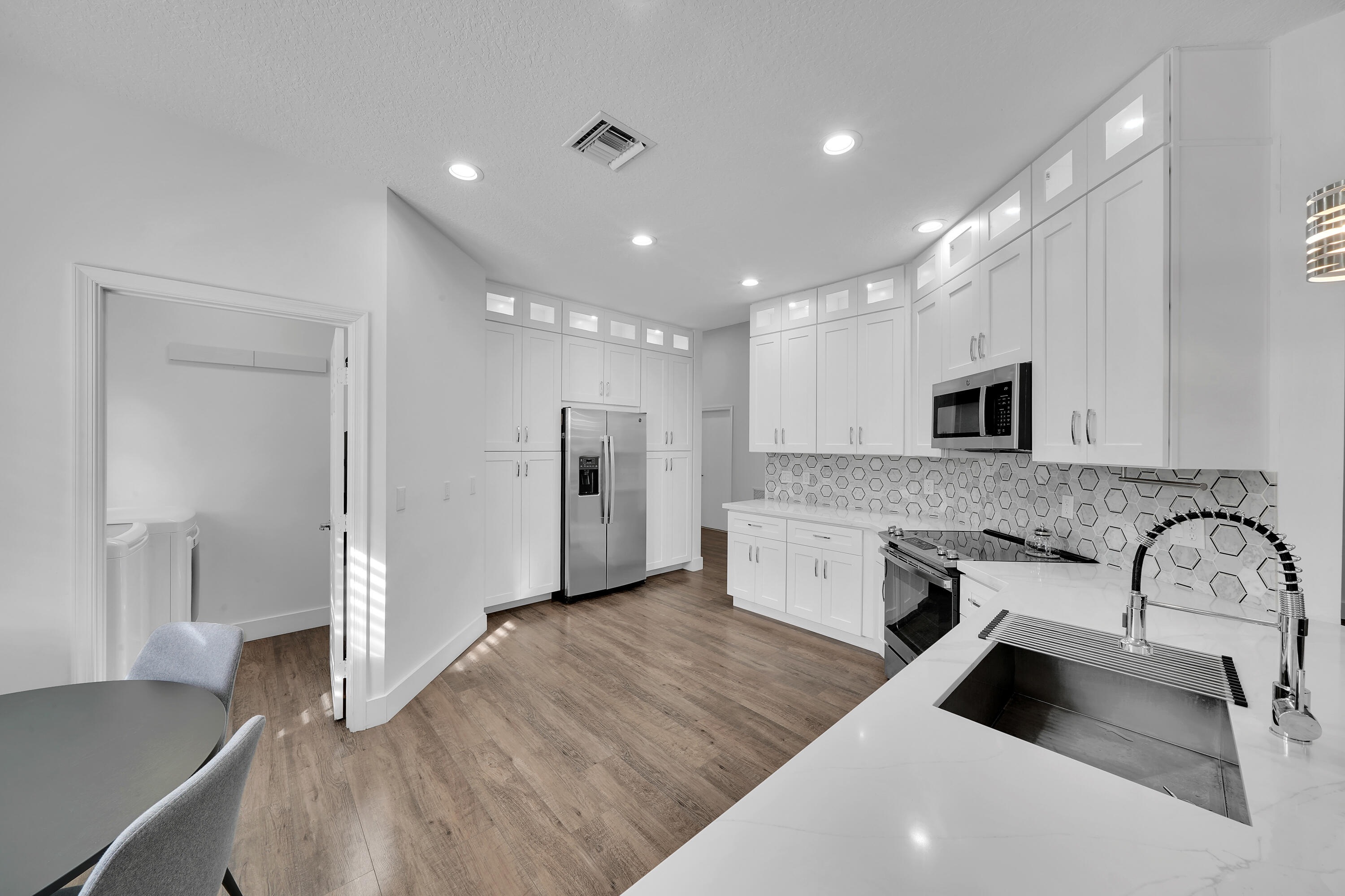 9846 Arbor View Drive S