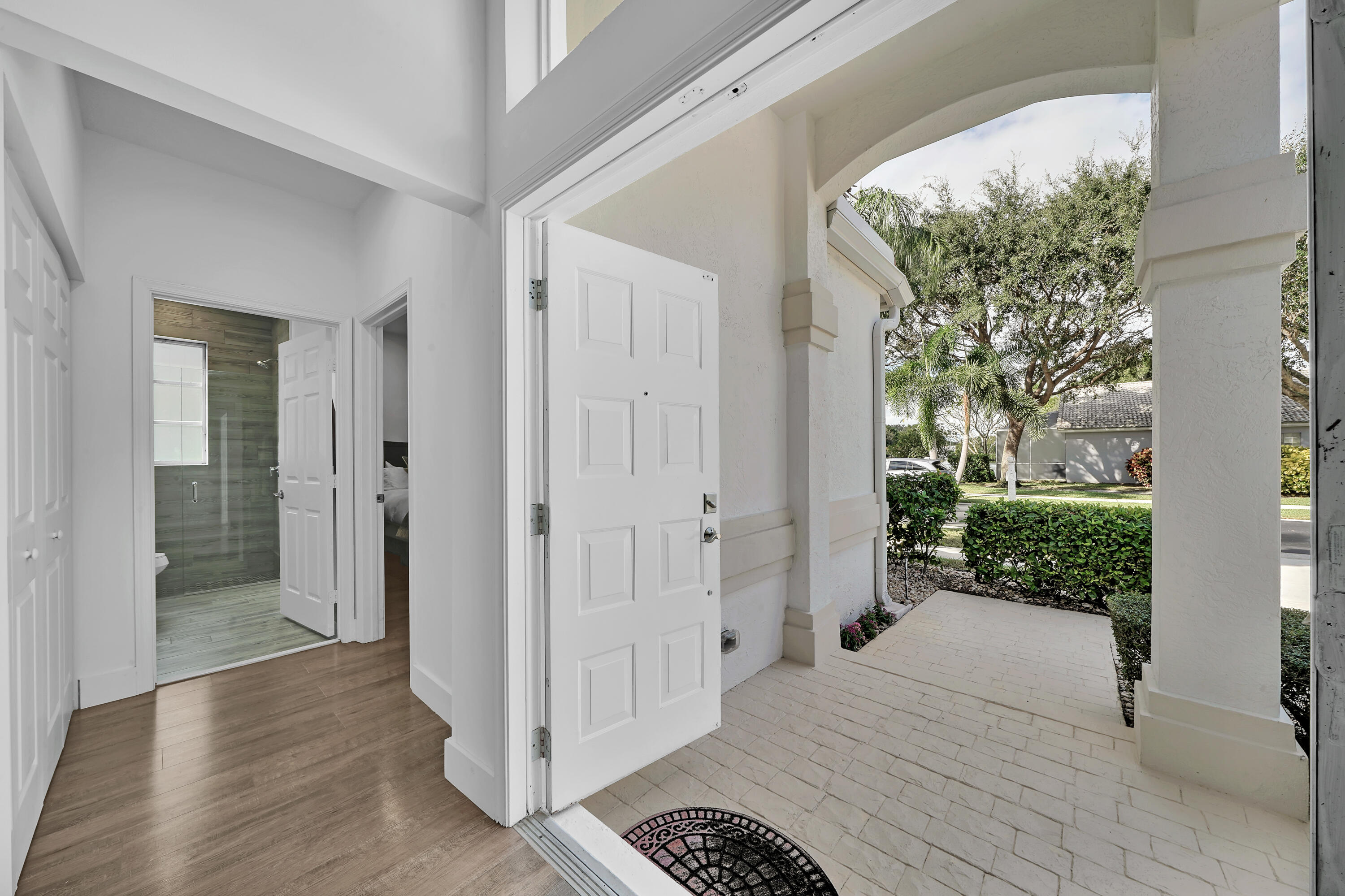 9846 Arbor View Drive S