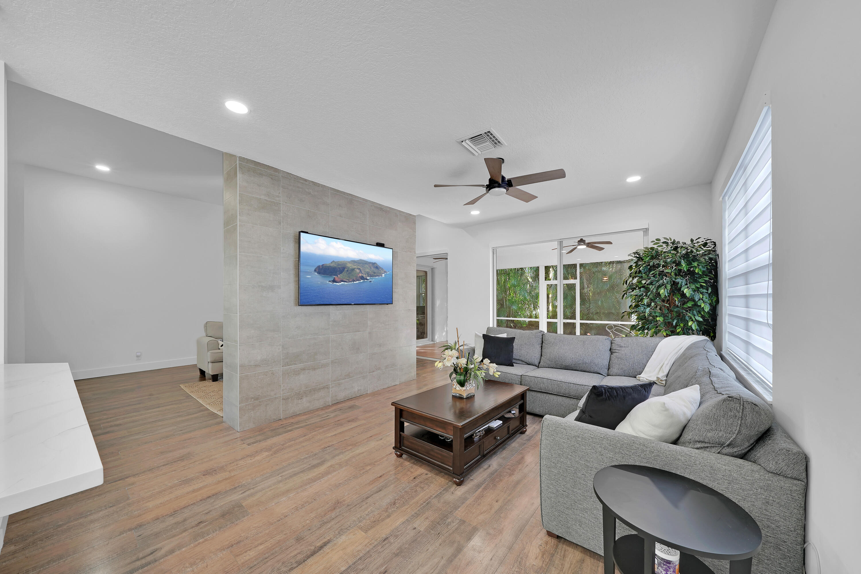 9846 Arbor View Drive S