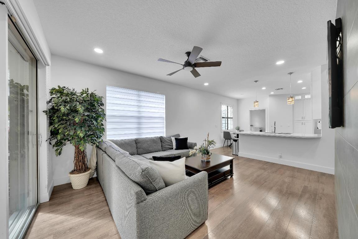 9846 Arbor View Drive S