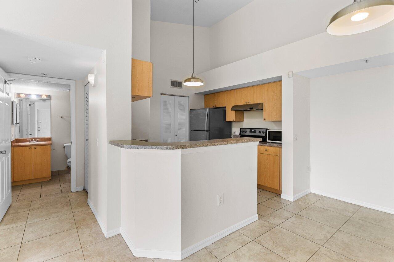 921 Villa Circle