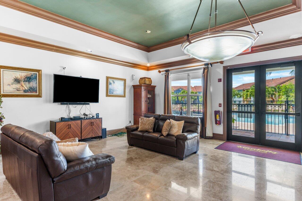 921 Villa Circle
