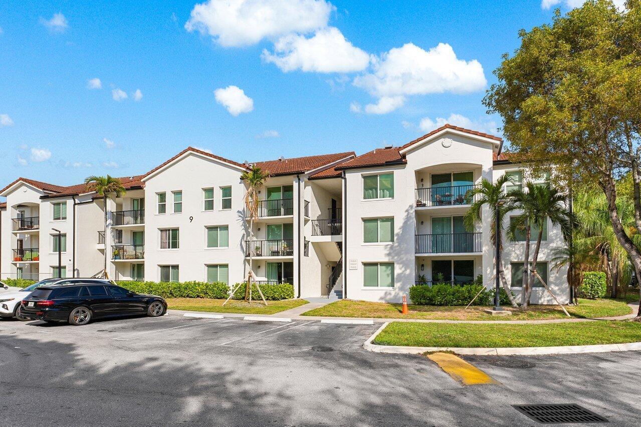 921 Villa Circle