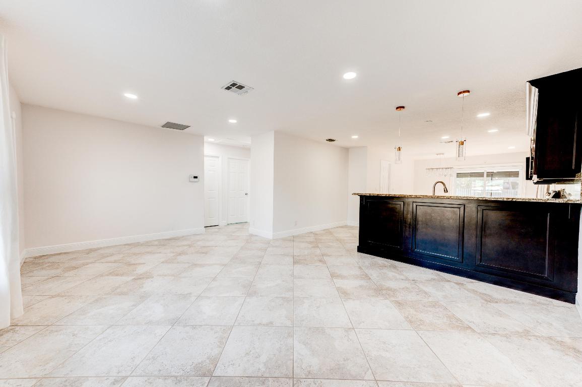 4629 Carthage Circle S