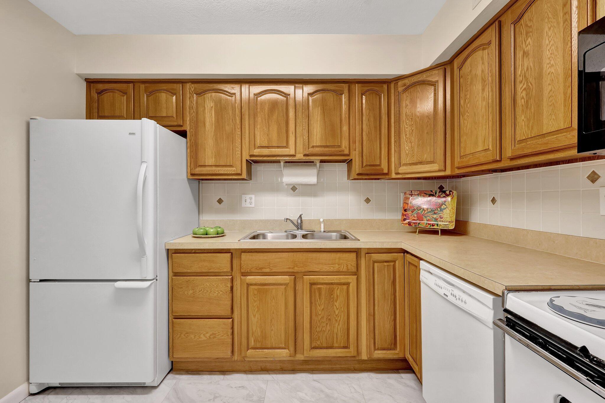 9840 Pineapple Tree Drive 106