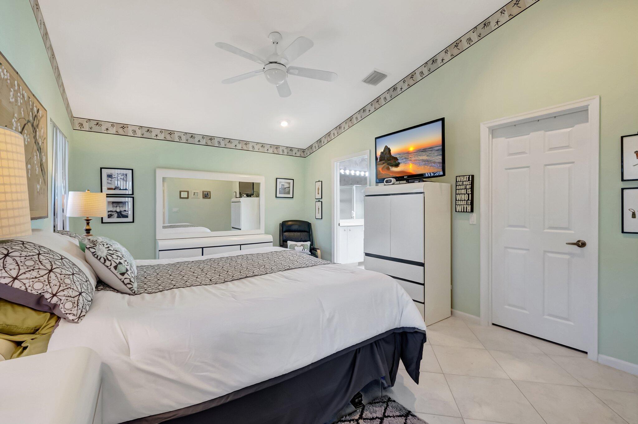 11594 Colonnade Drive