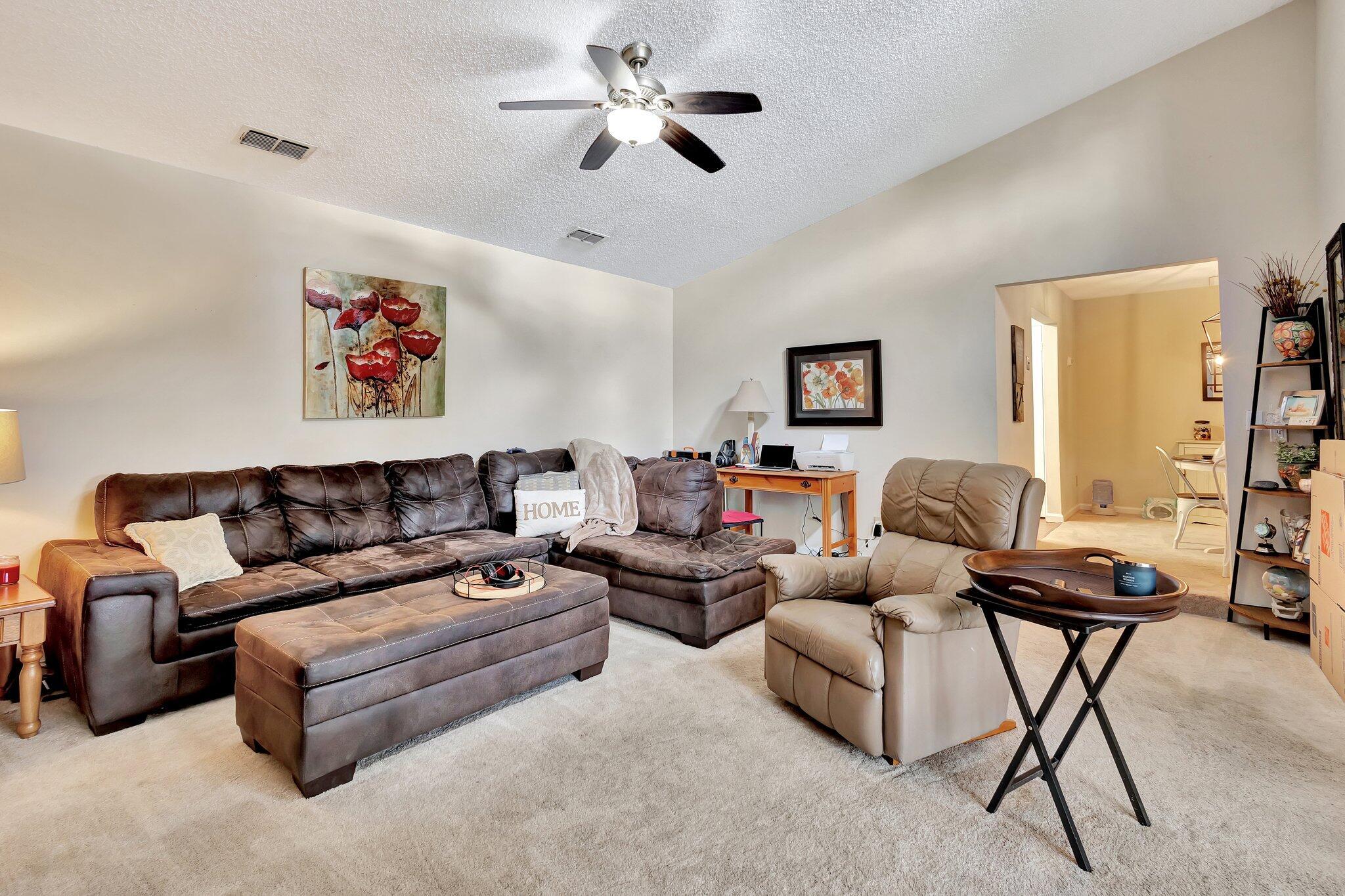 1030 Manor Dr 1030