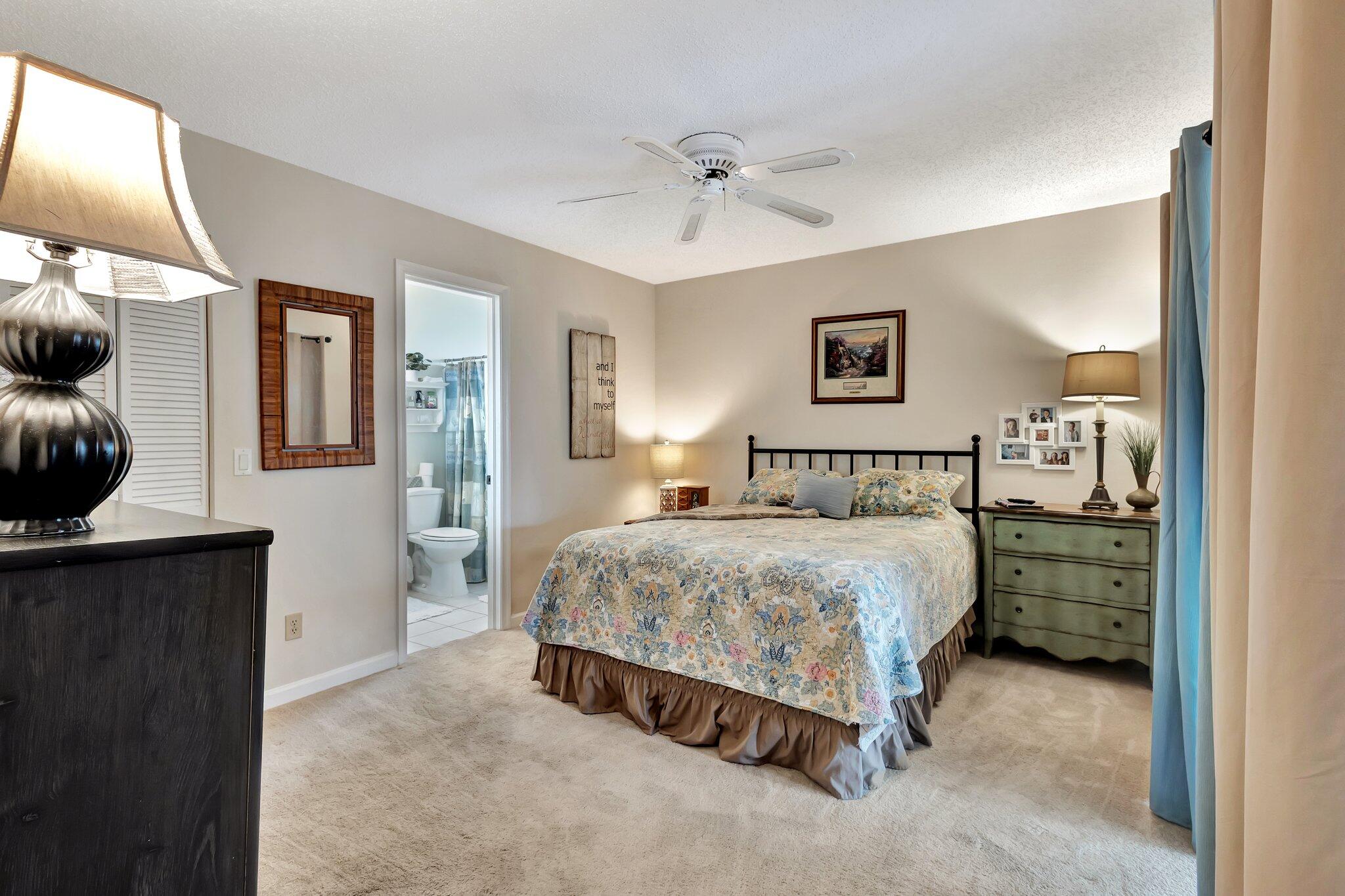 1030 Manor Dr 1030
