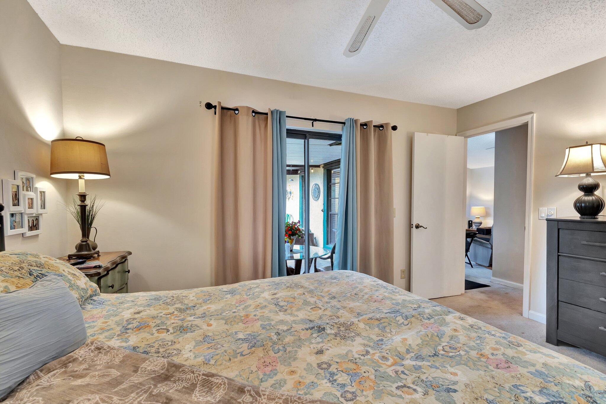 1030 Manor Dr 1030