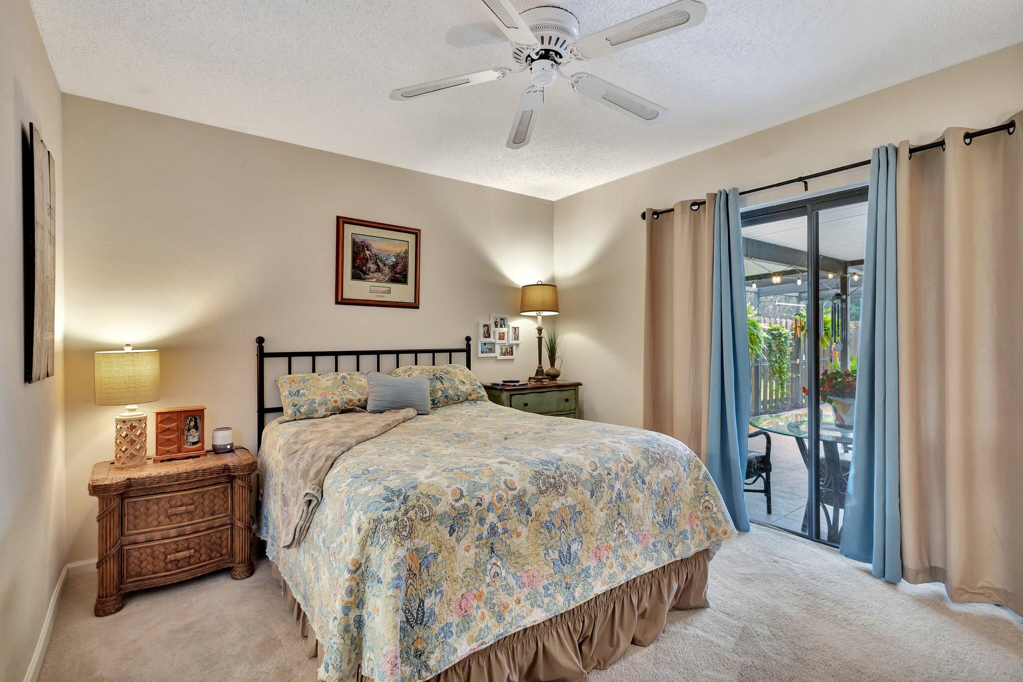1030 Manor Dr 1030