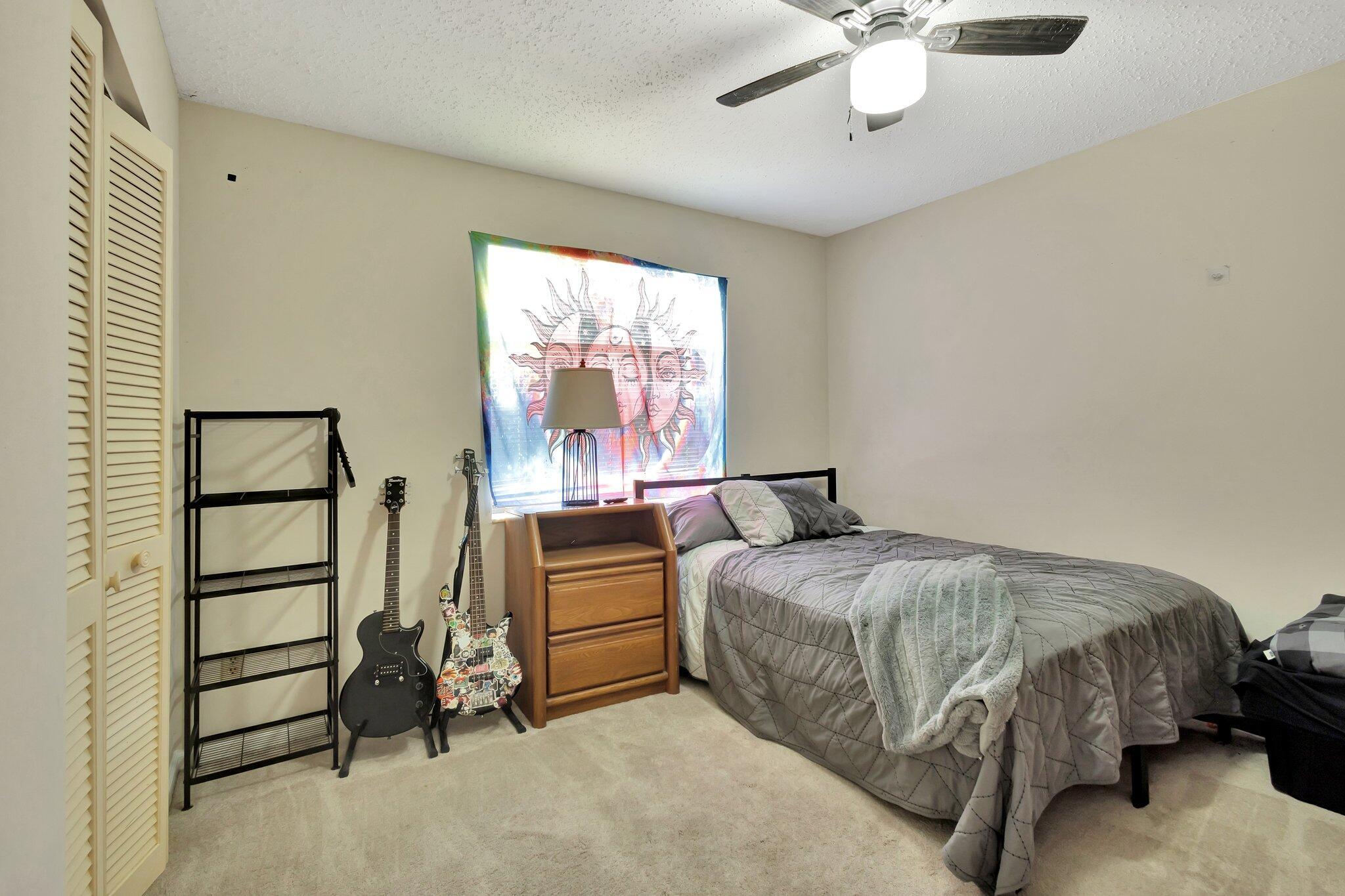 1030 Manor Dr 1030