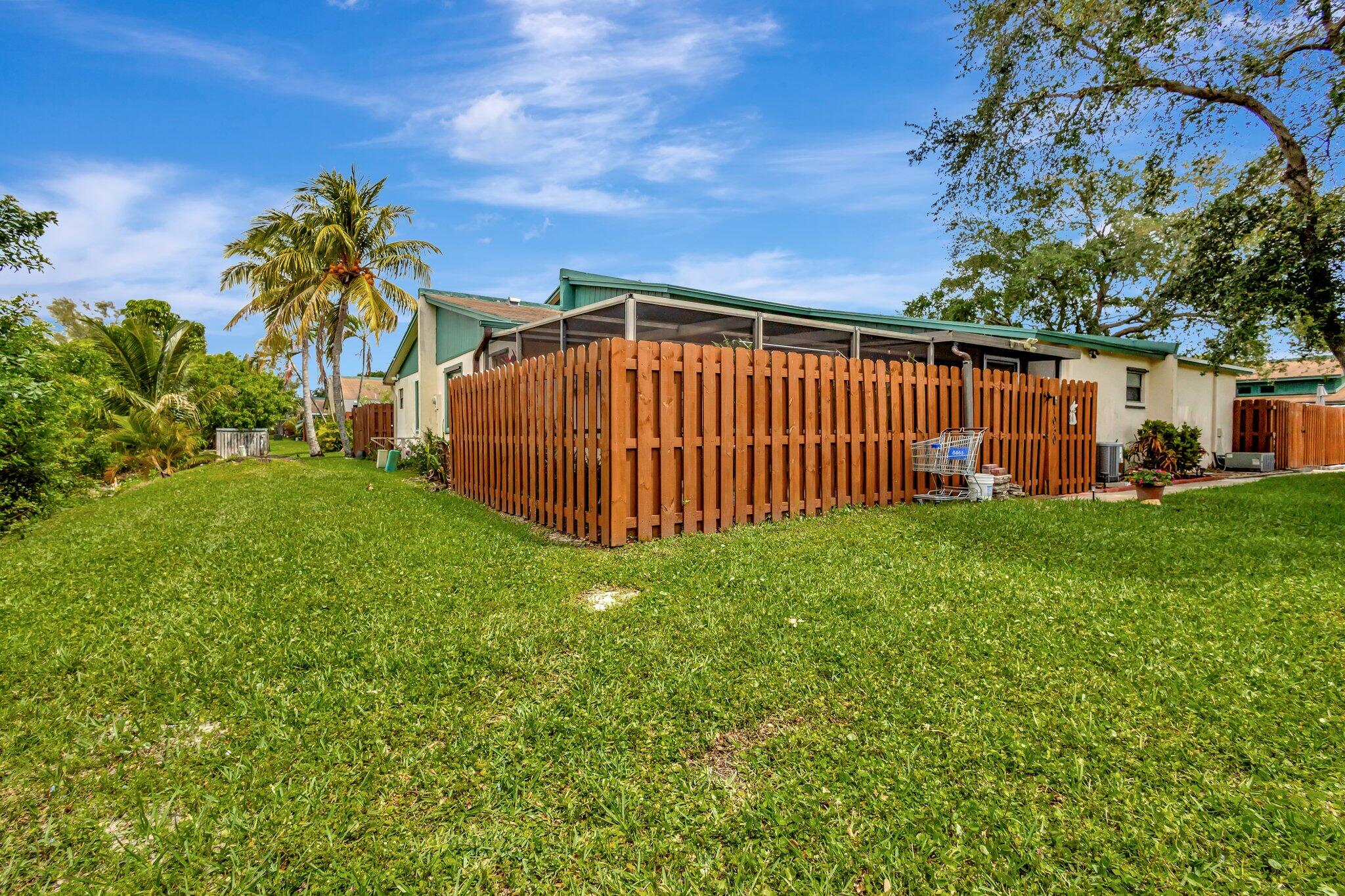 1030 Manor Dr 1030