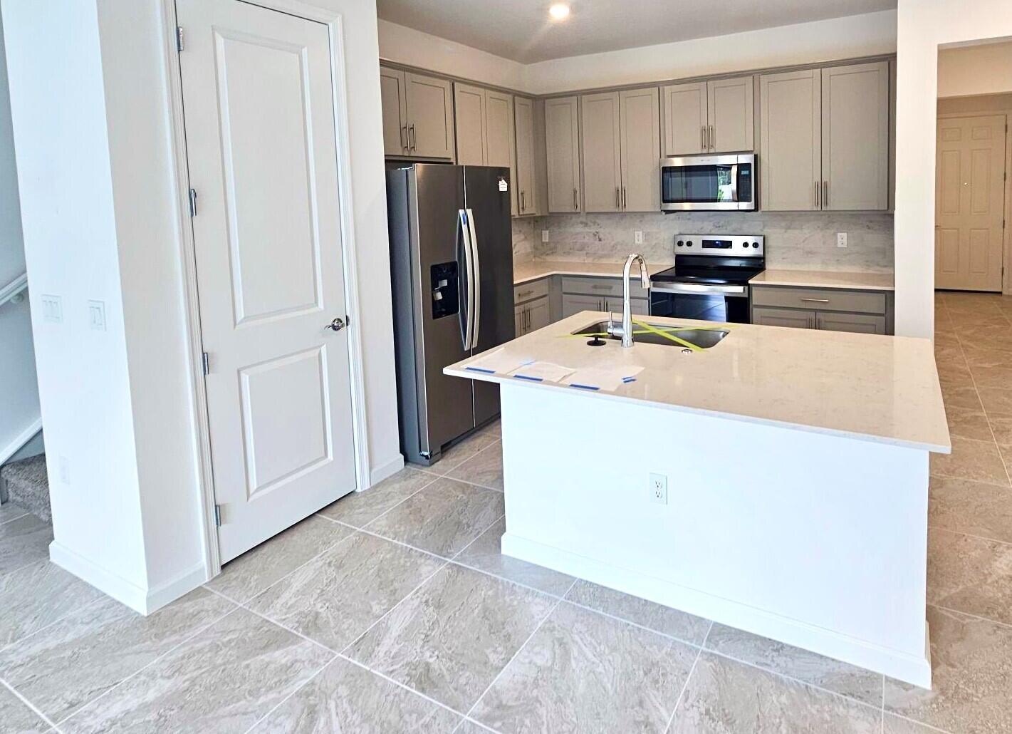 7596 SW Linus Lane Latitude 10-02