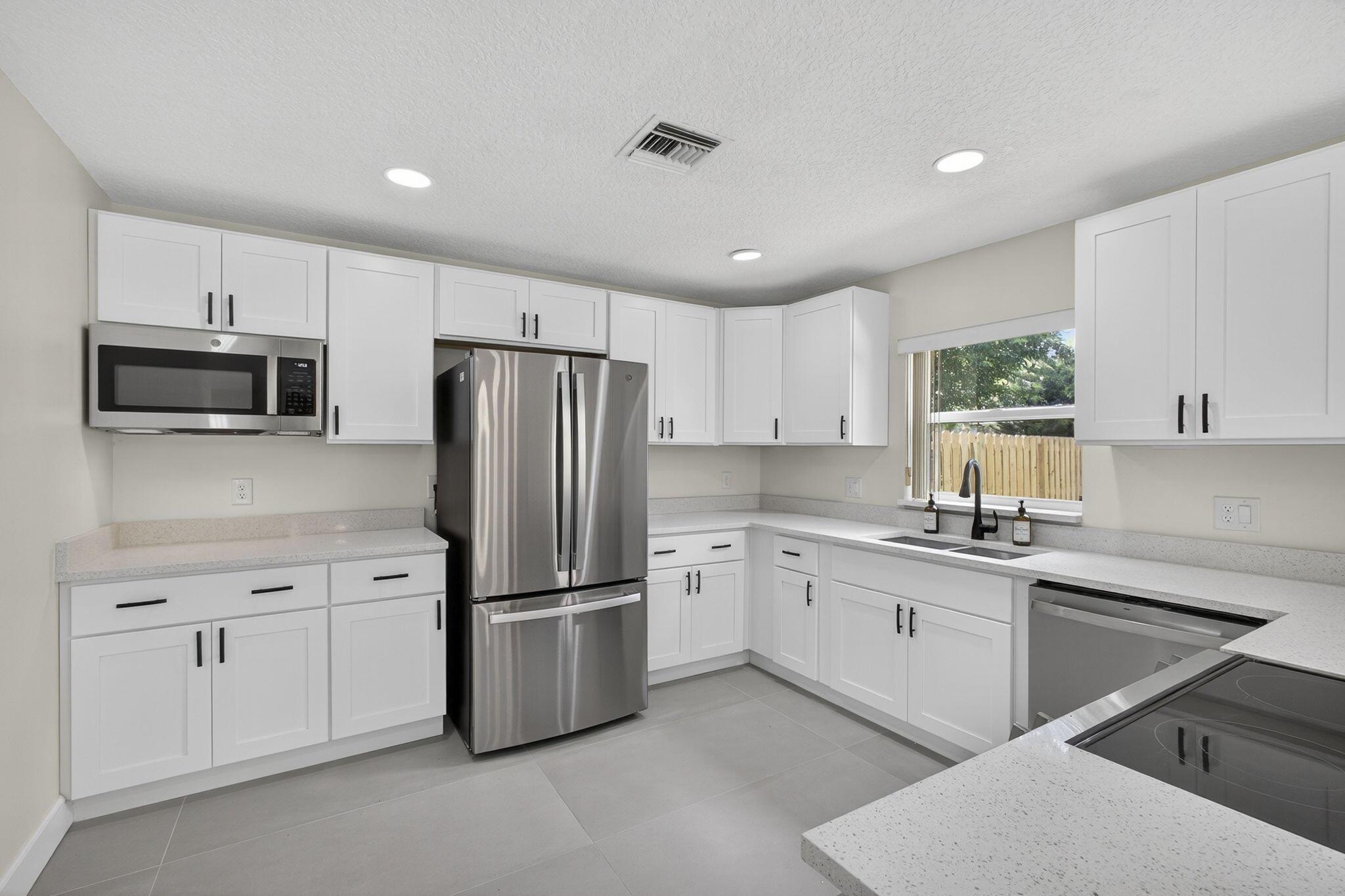 1135 Staghorn Street