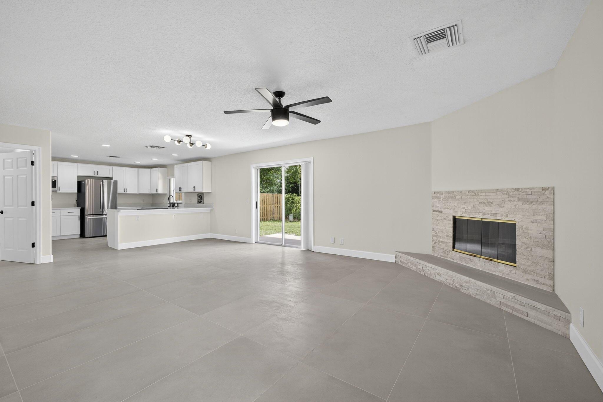 1135 Staghorn Street