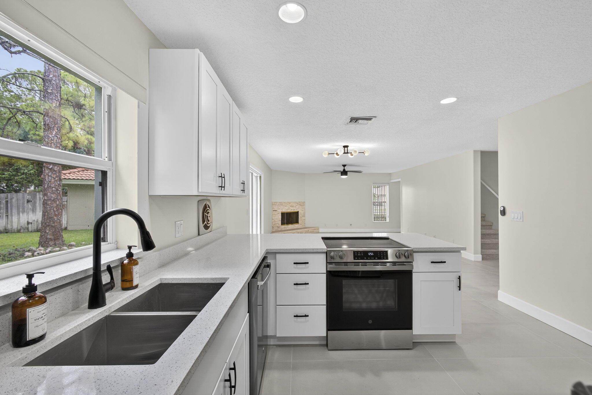 1135 Staghorn Street