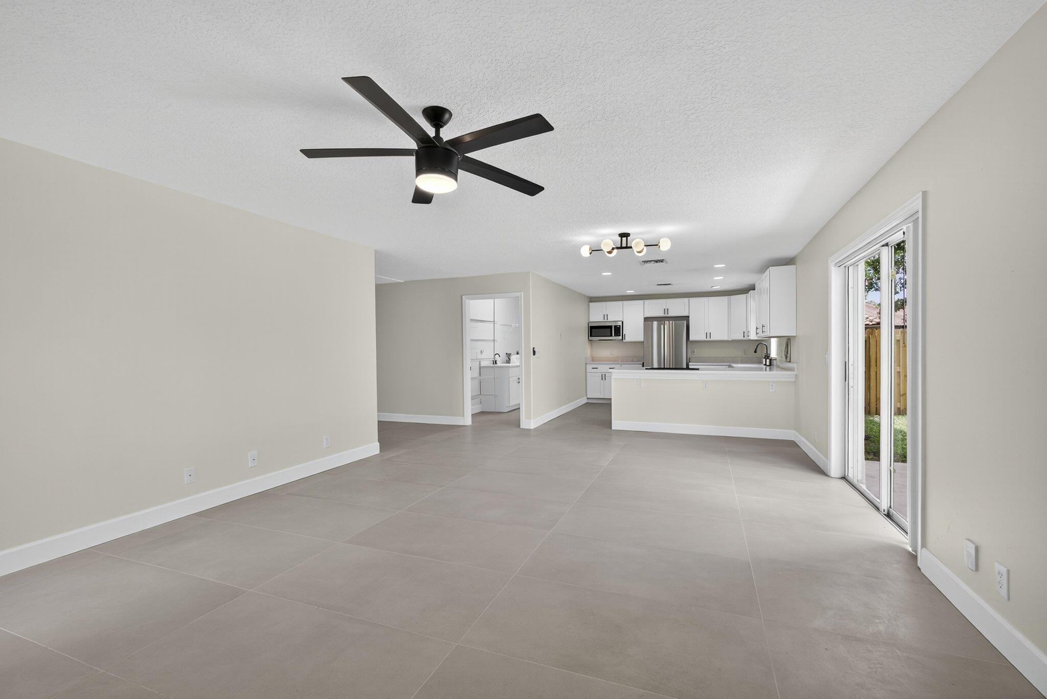 1135 Staghorn Street