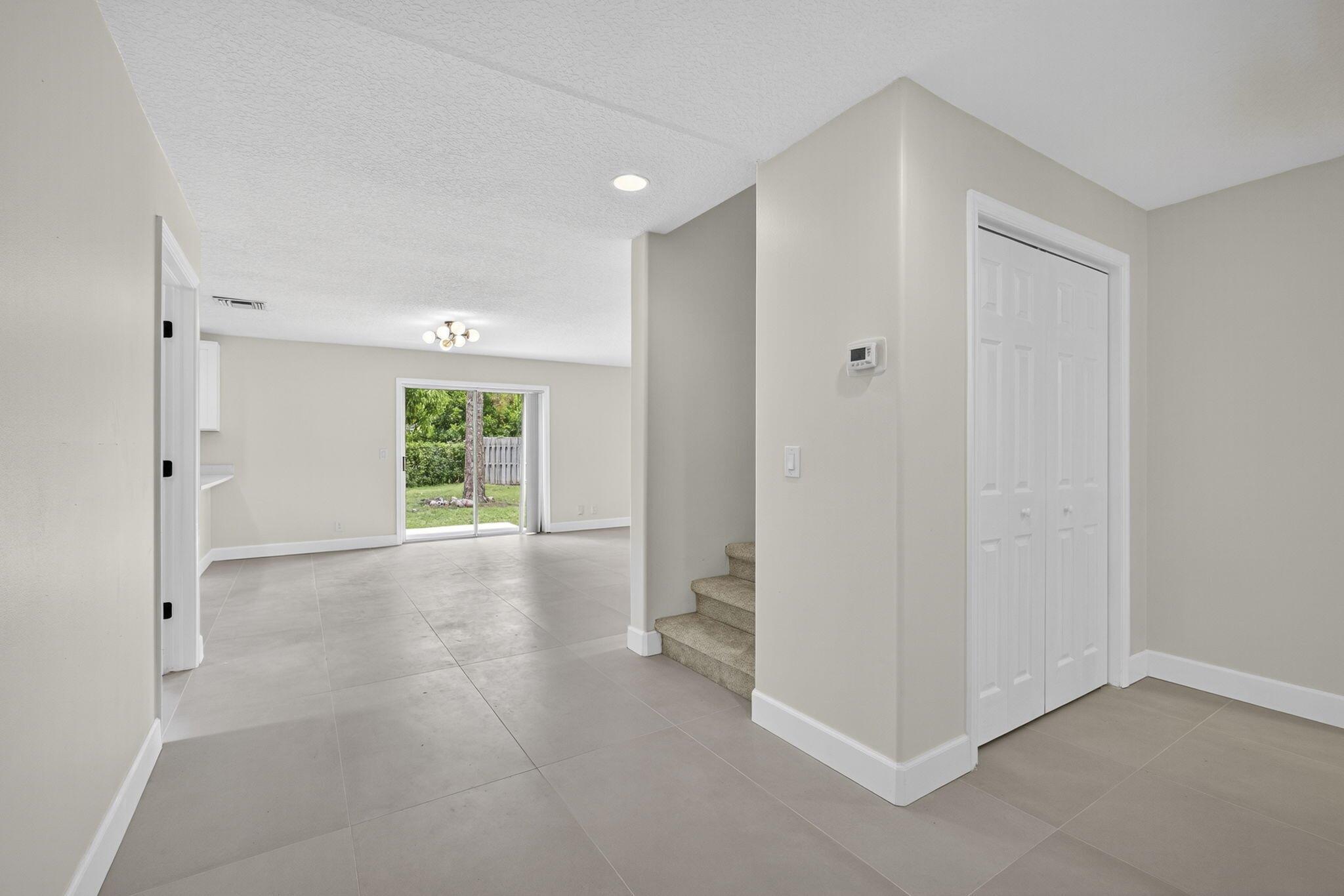 1135 Staghorn Street