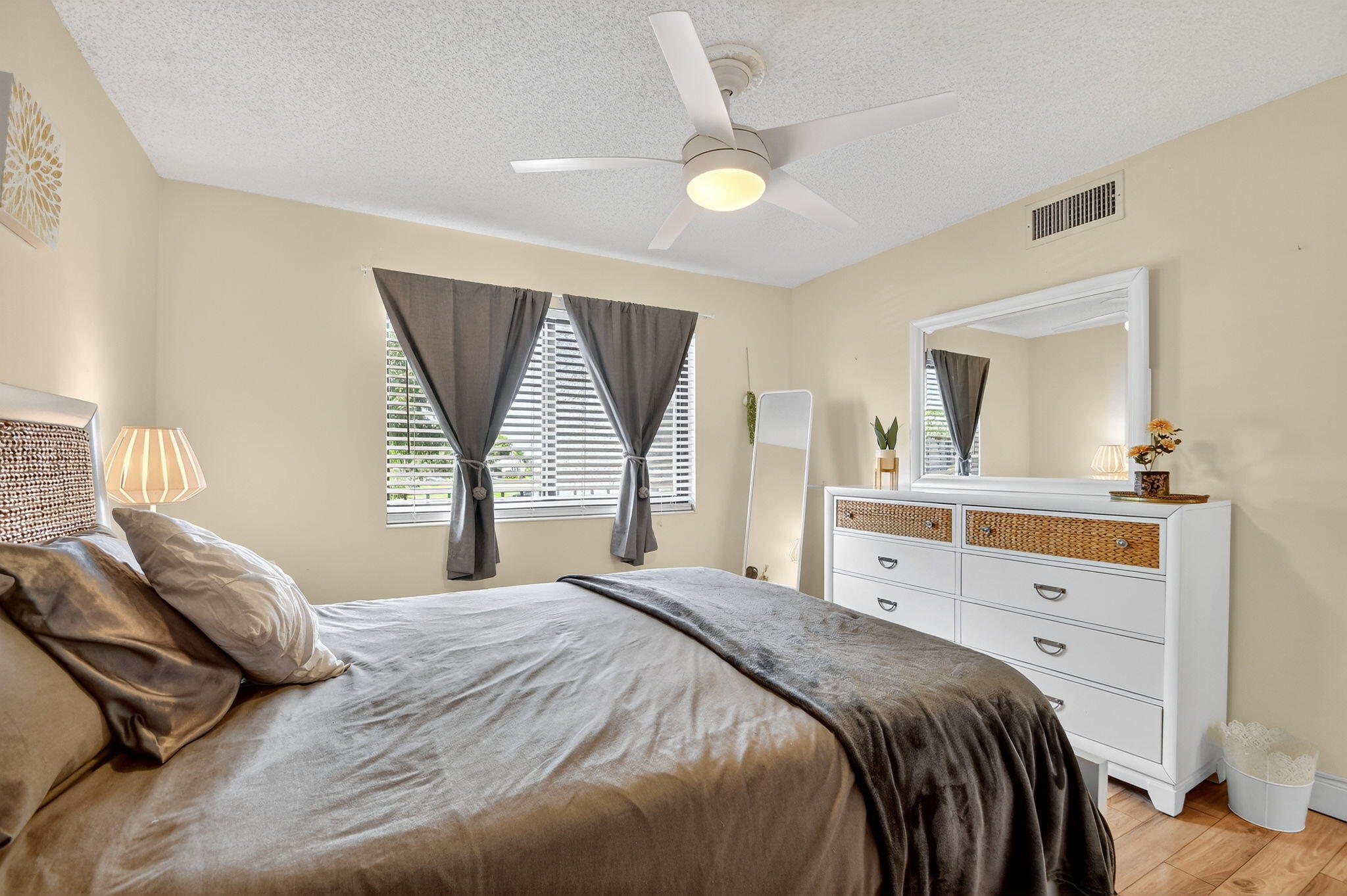 4254 Deste Court 201