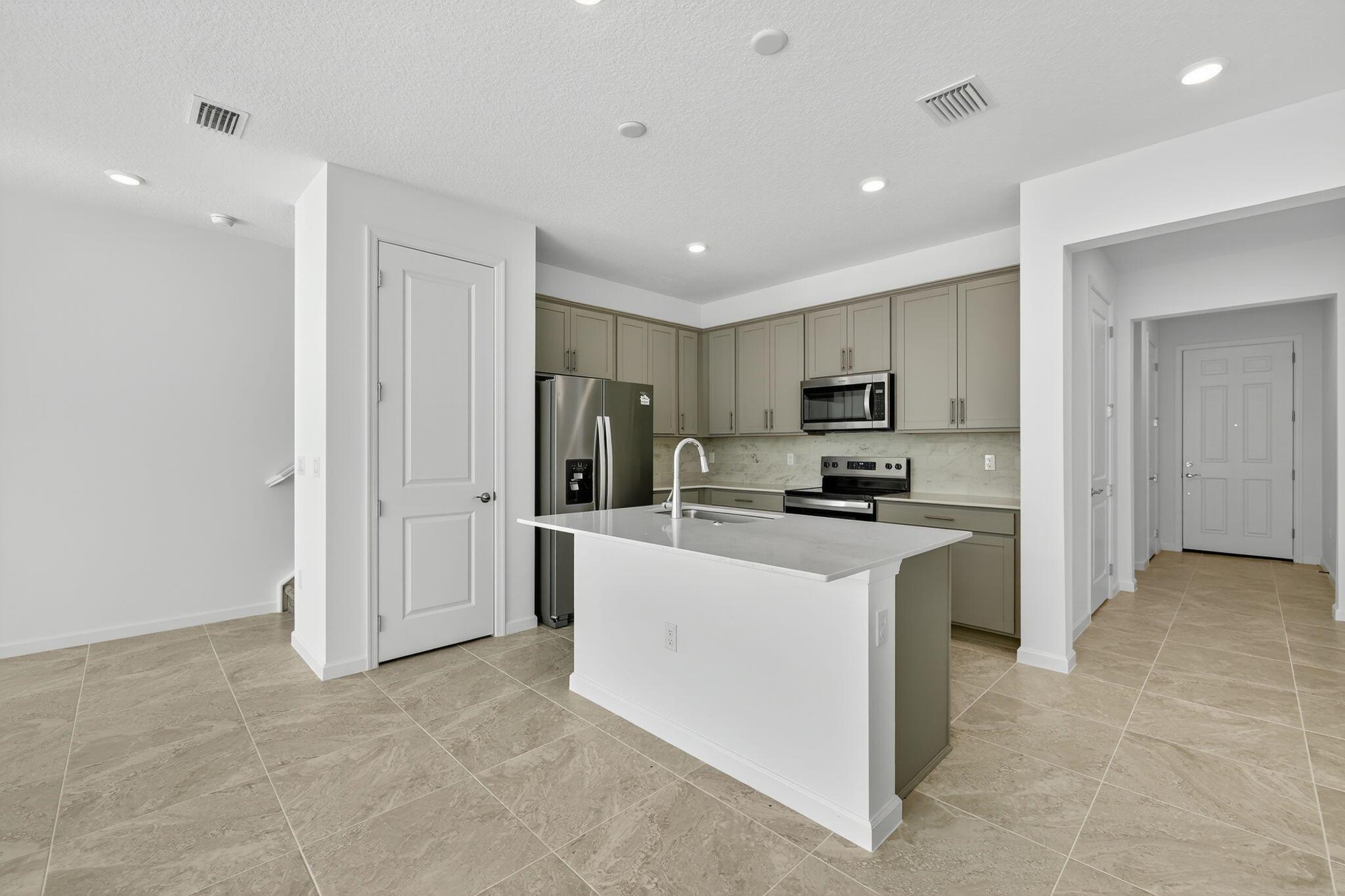 7596 SW Linus Lane