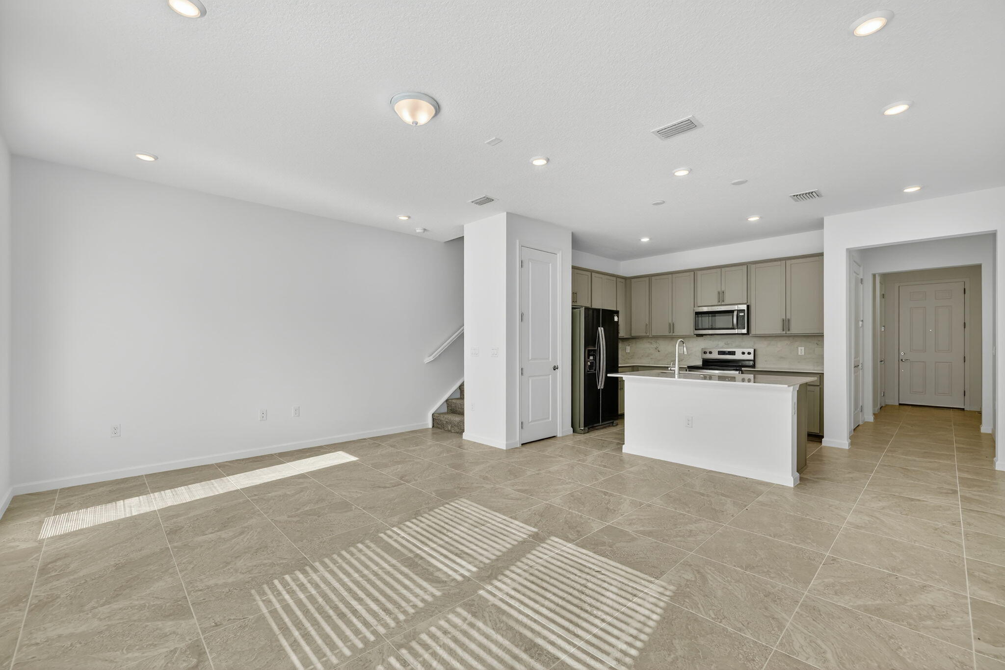 7596 SW Linus Lane
