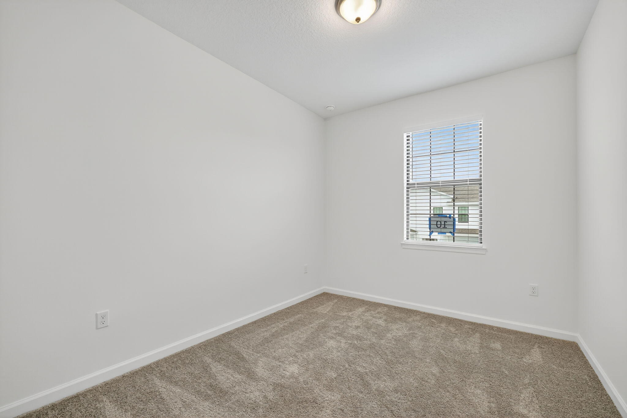 7596 SW Linus Lane