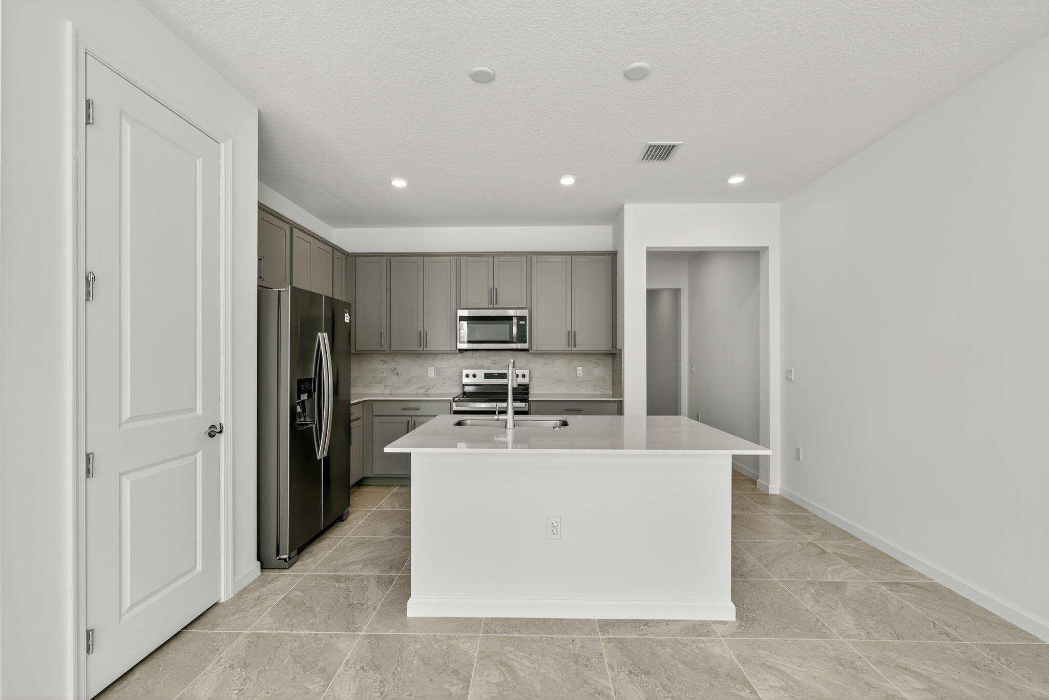 7596 SW Linus Lane