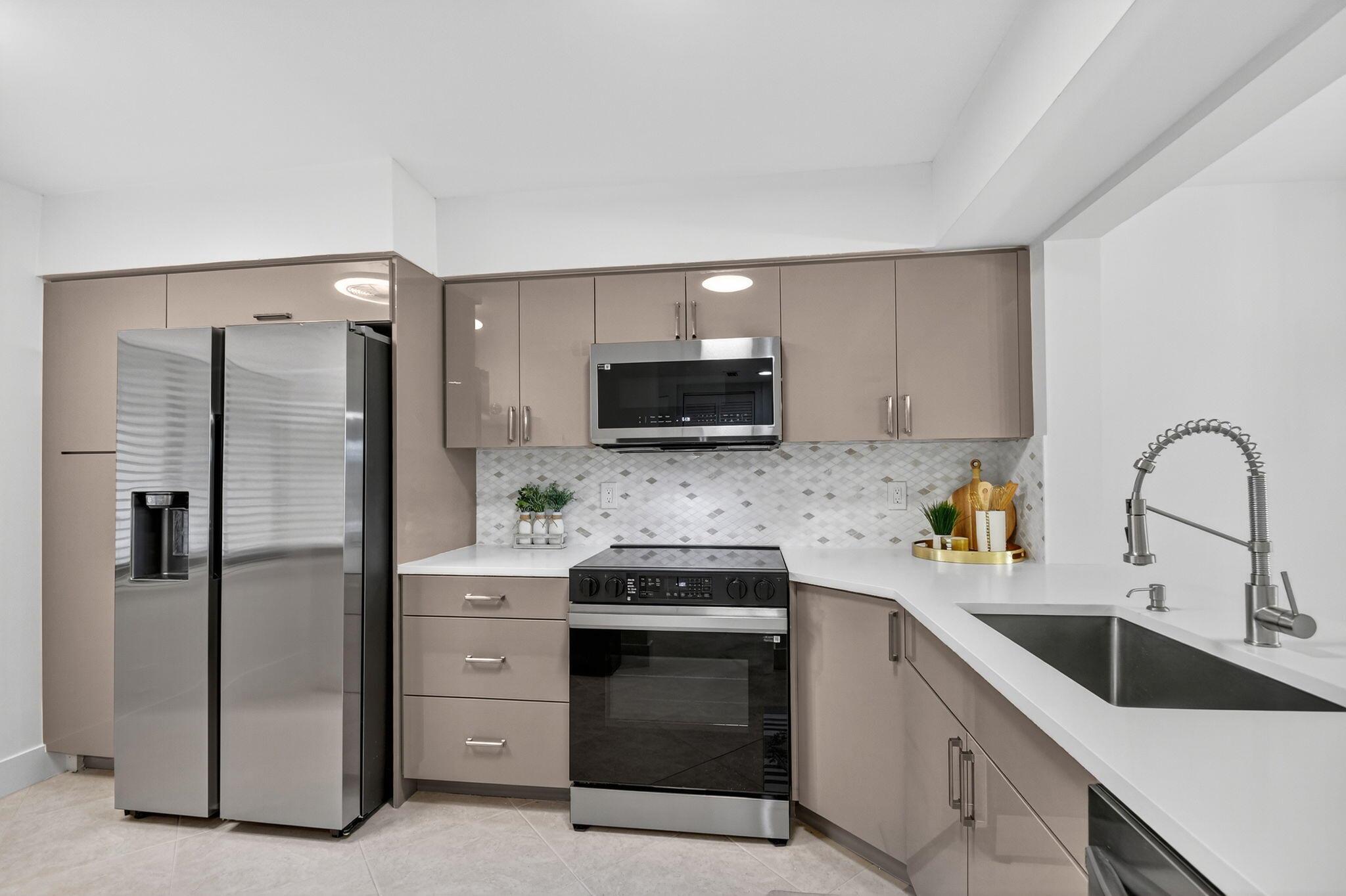 7270 Ashford Place 208