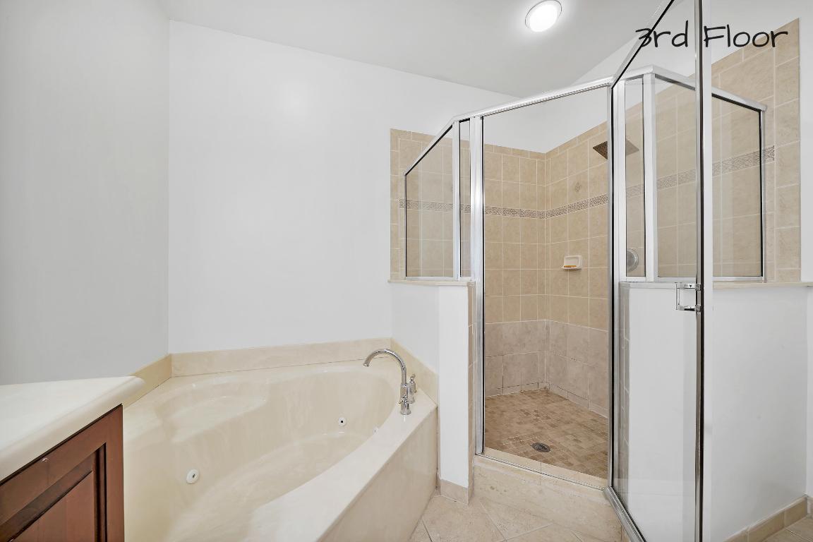 1381 Piazza Delle Pallottole