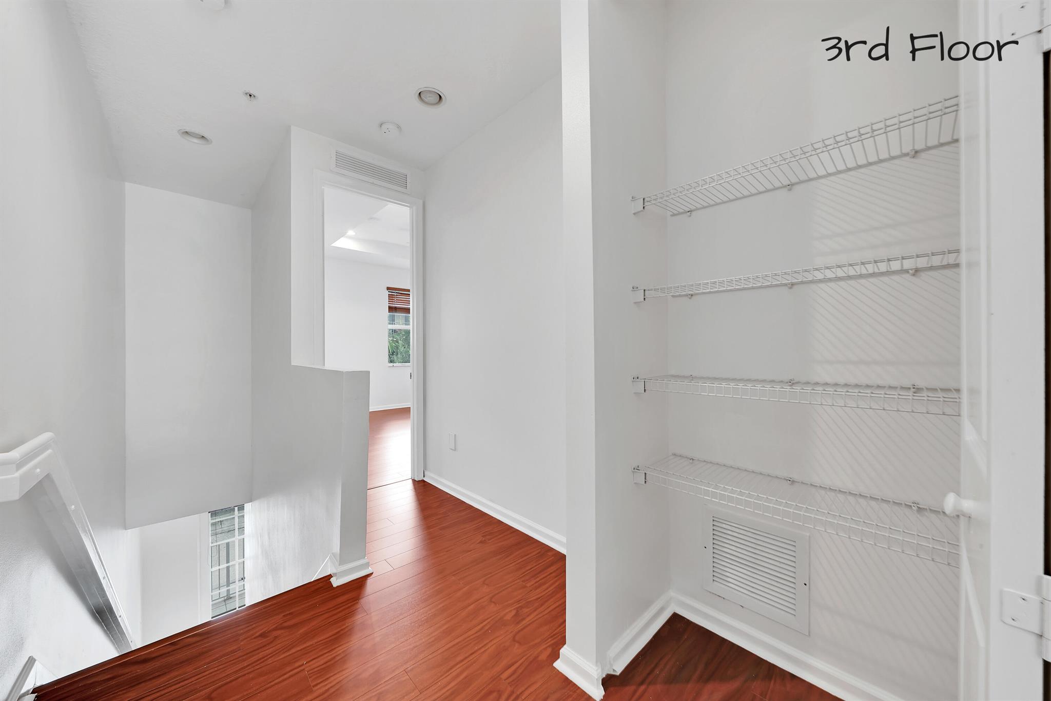 1381 Piazza Delle Pallottole