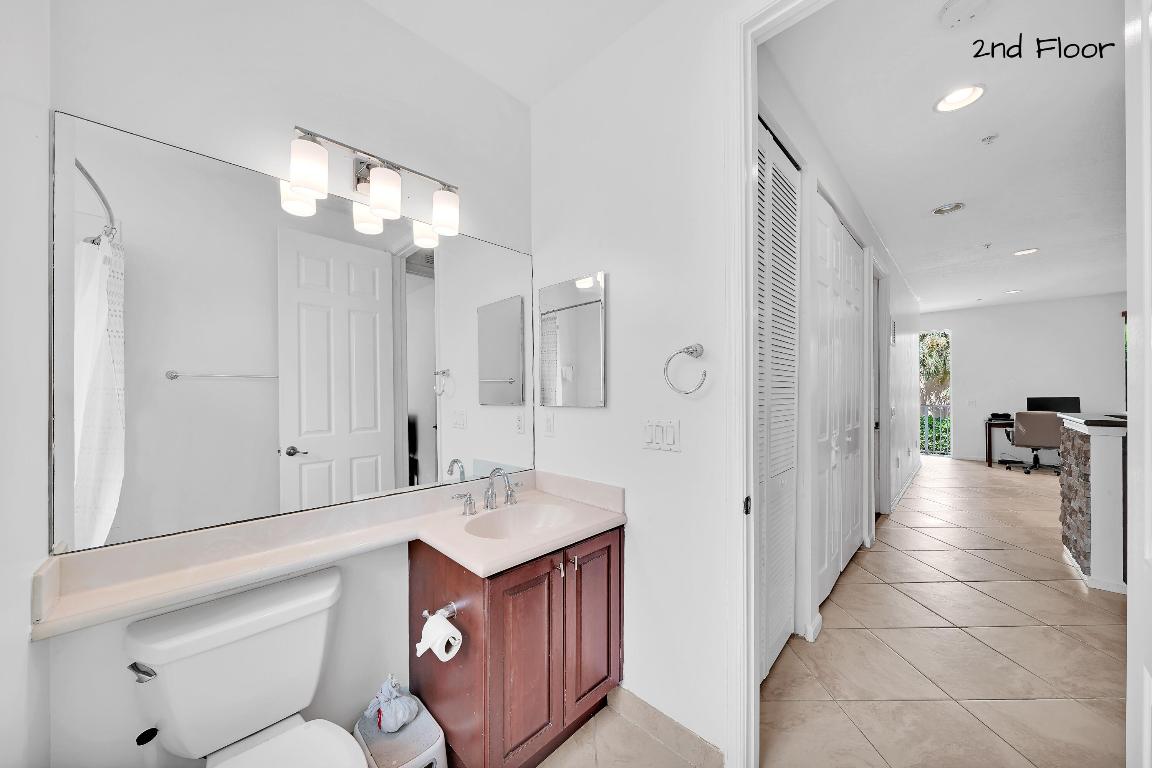 1381 Piazza Delle Pallottole