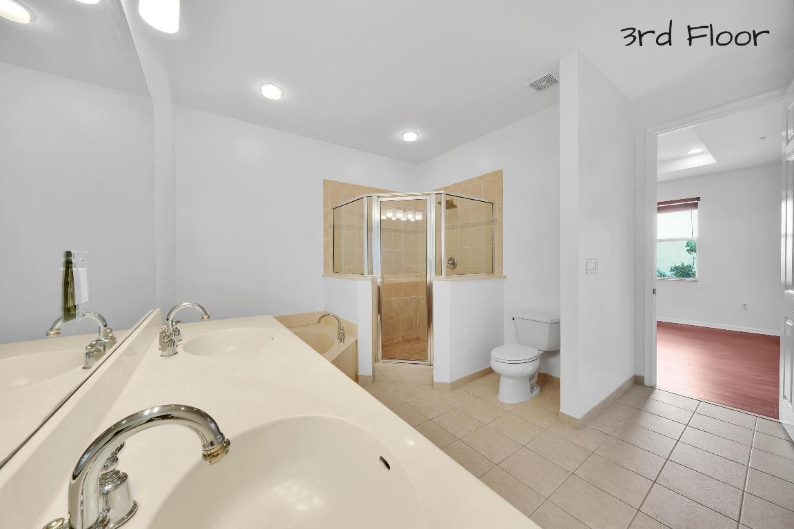 1381 Piazza Delle Pallottole