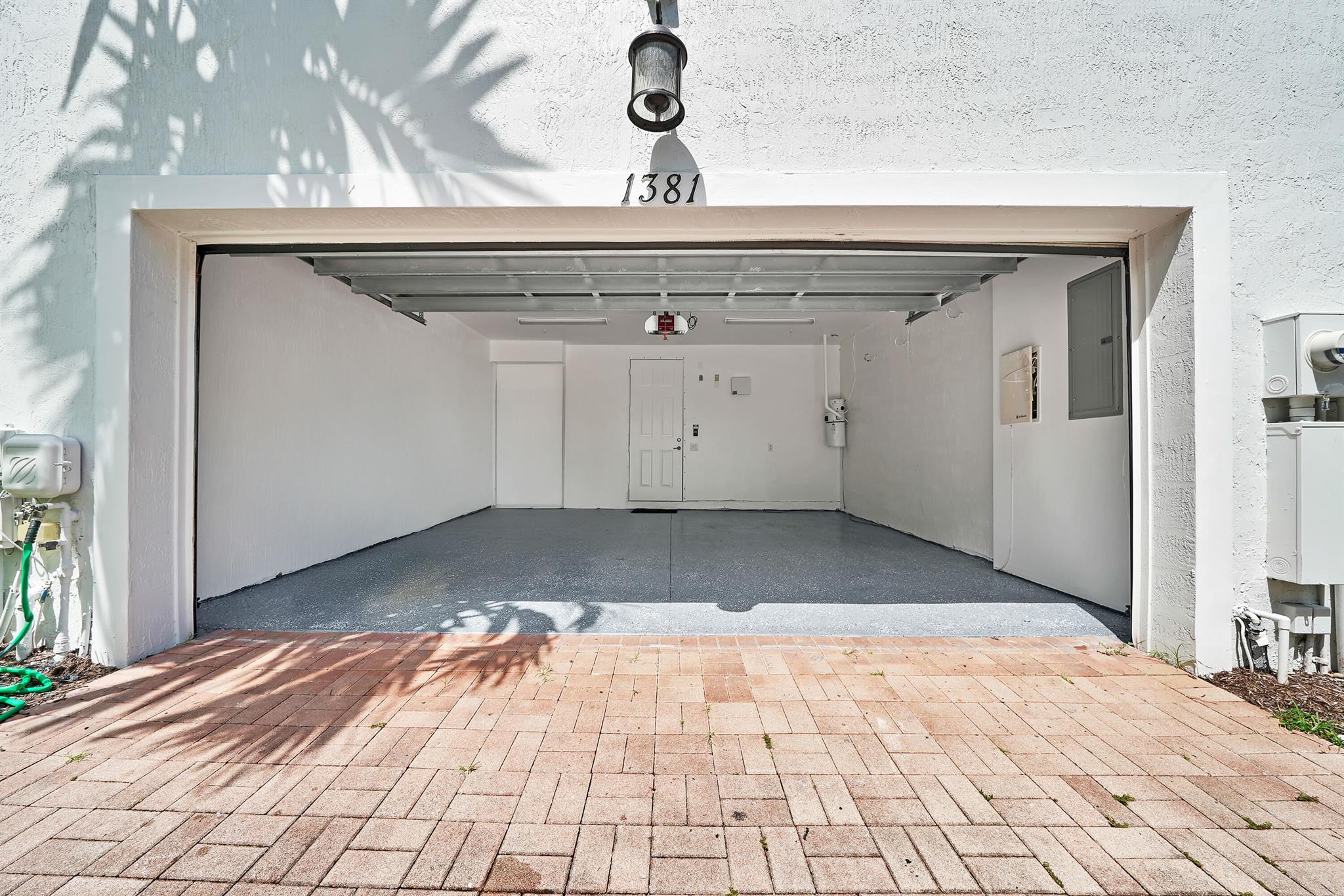 1381 Piazza Delle Pallottole