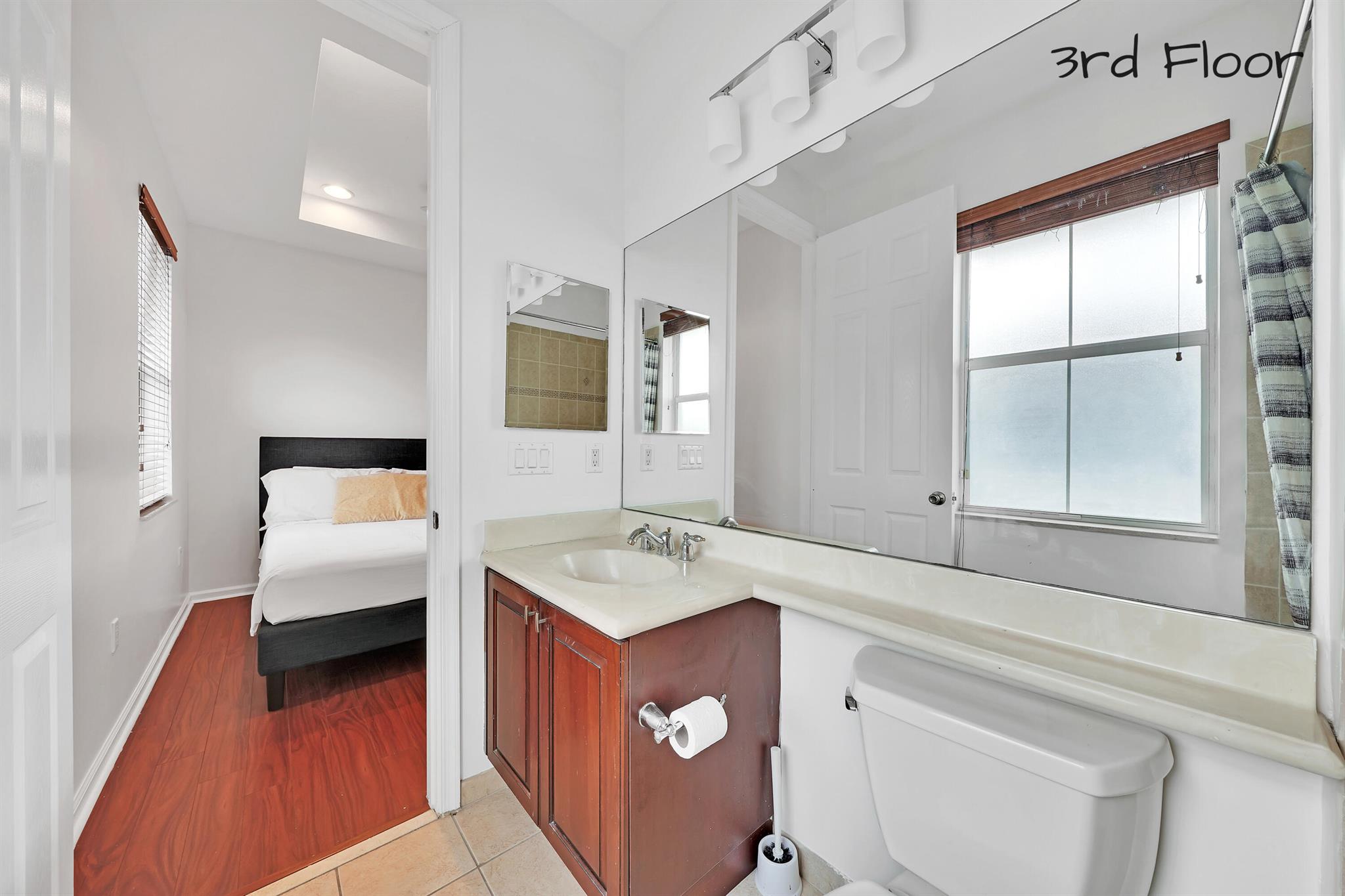 1381 Piazza Delle Pallottole