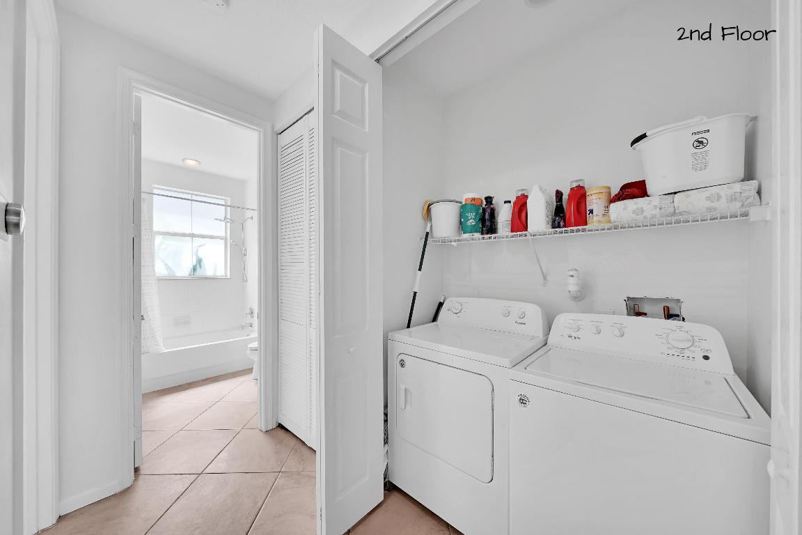 1381 Piazza Delle Pallottole