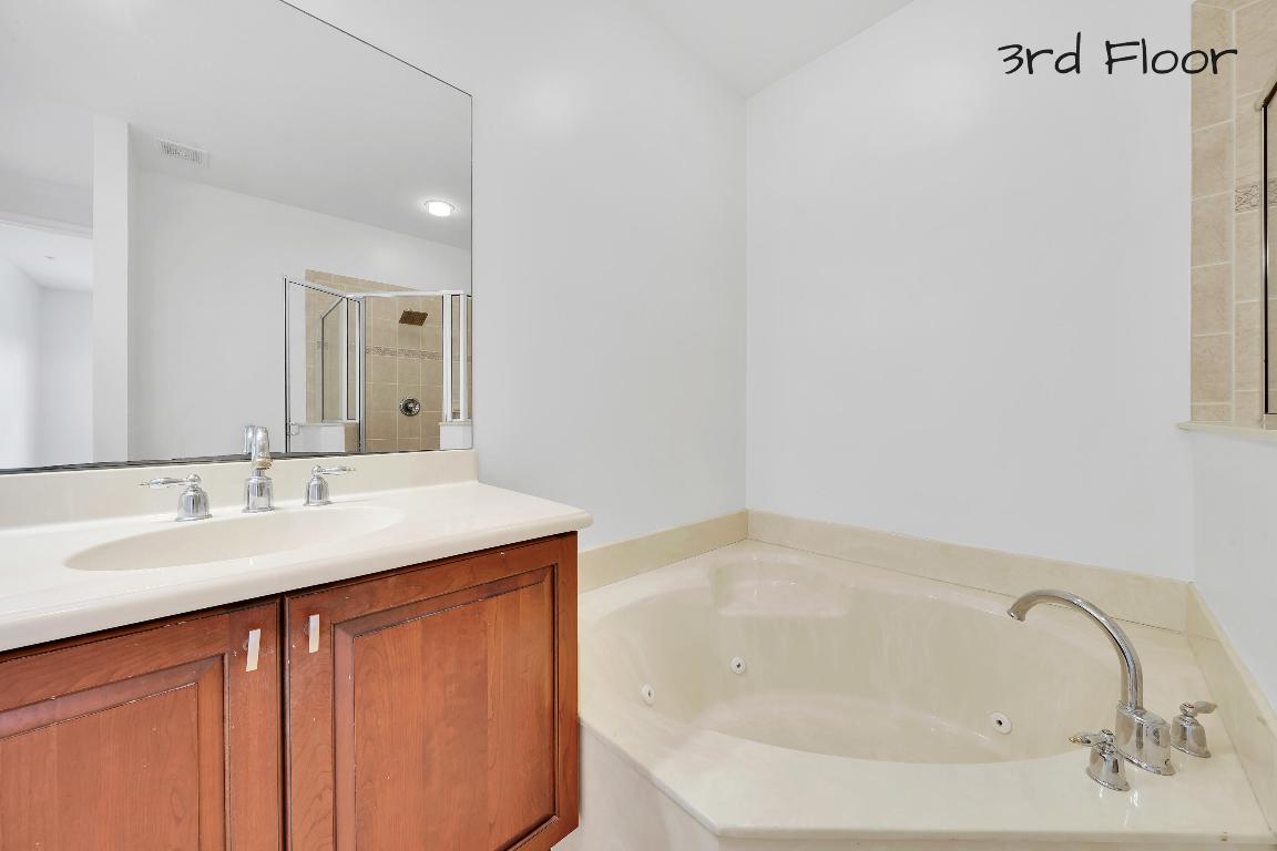 1381 Piazza Delle Pallottole