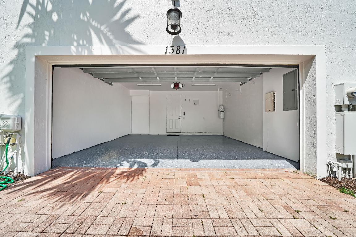 1381 Piazza Delle Pallottole