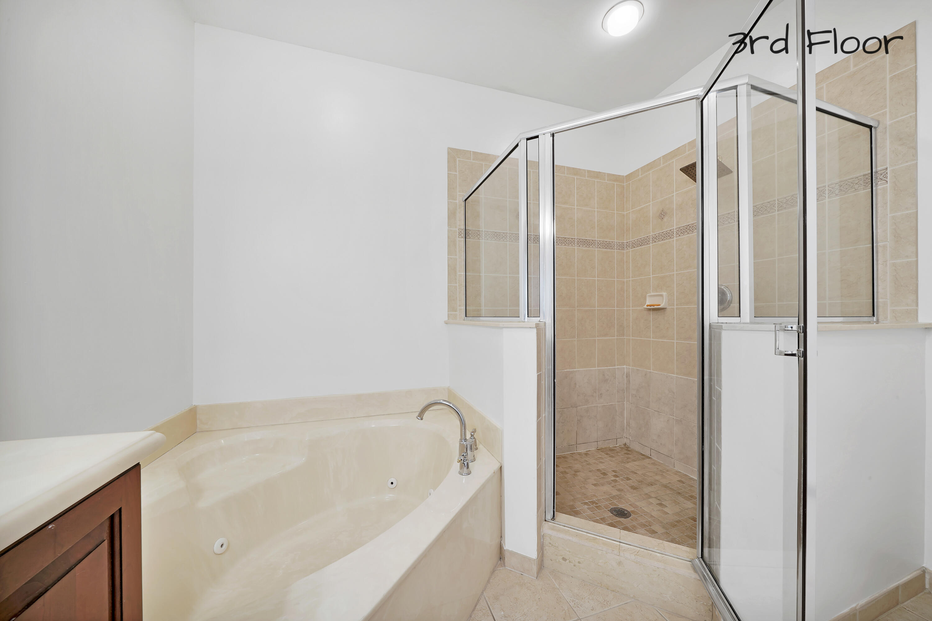 1381 Piazza Delle Pallottole