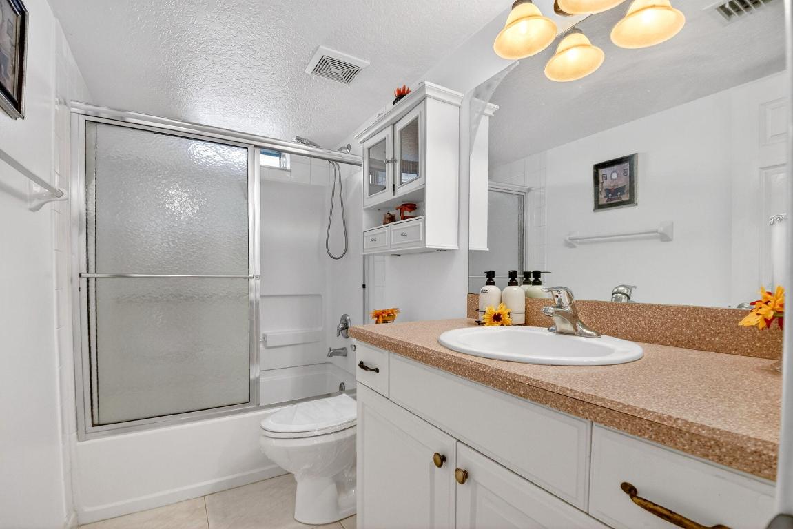 230 NE 26th Avenue 3020